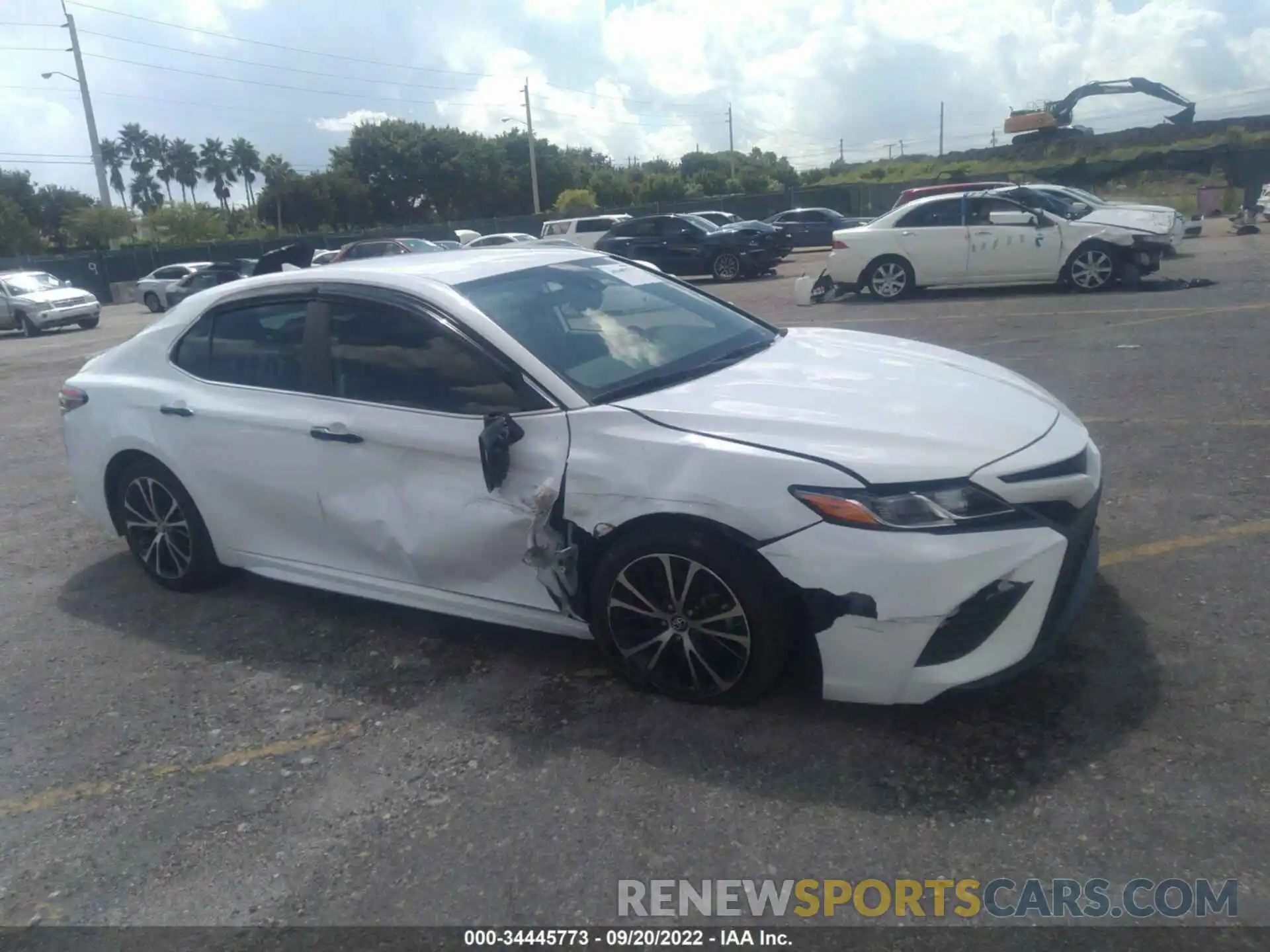 6 Photograph of a damaged car 4T1B11HK2KU840418 TOYOTA CAMRY 2019