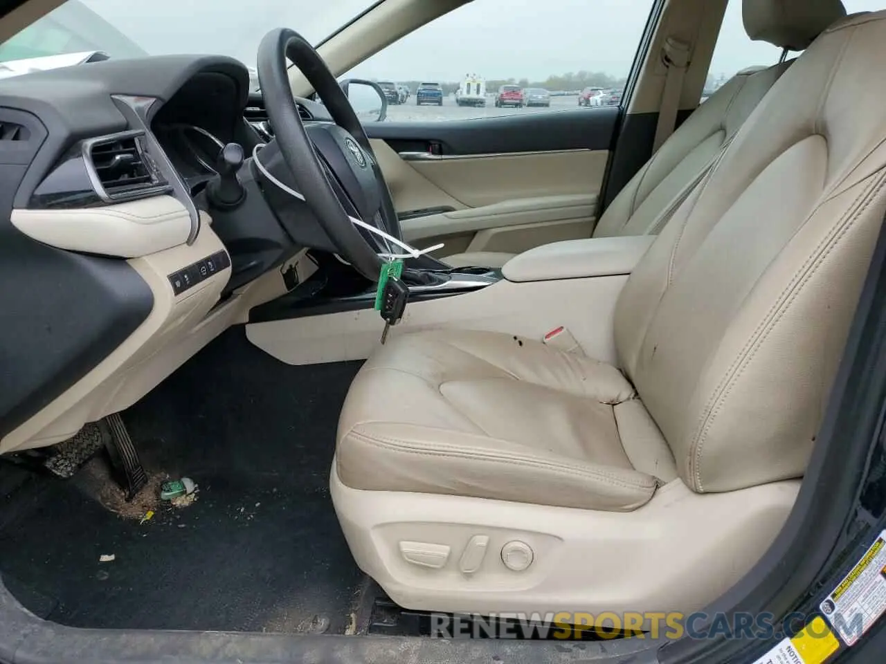 7 Photograph of a damaged car 4T1B11HK2KU842475 TOYOTA CAMRY 2019