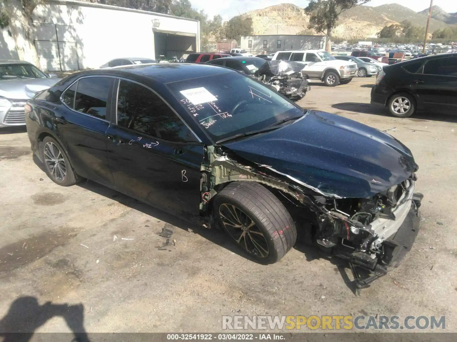 1 Photograph of a damaged car 4T1B11HK2KU845991 TOYOTA CAMRY 2019