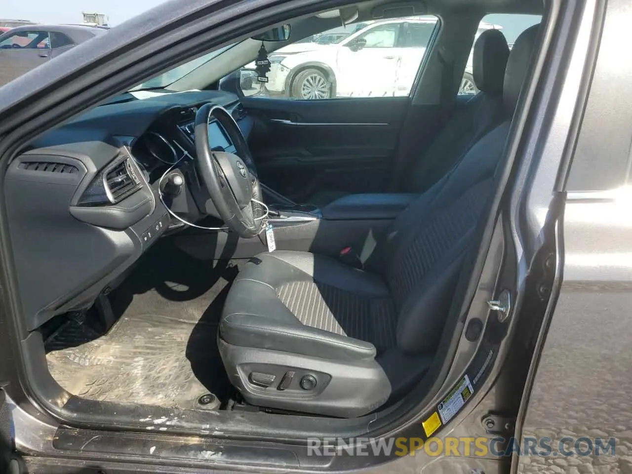 7 Photograph of a damaged car 4T1B11HK2KU847241 TOYOTA CAMRY 2019