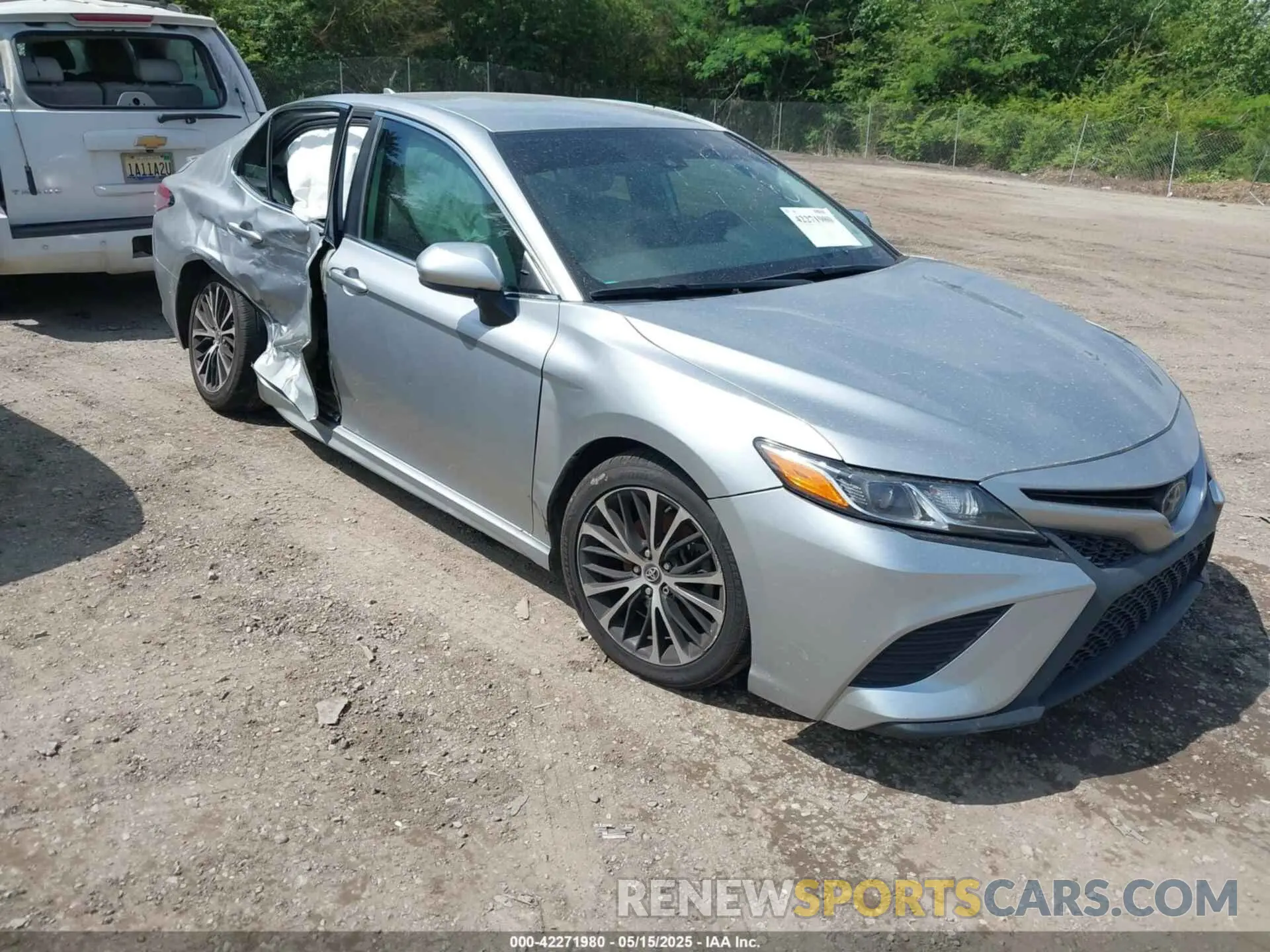 1 Photograph of a damaged car 4T1B11HK2KU853217 TOYOTA CAMRY 2019