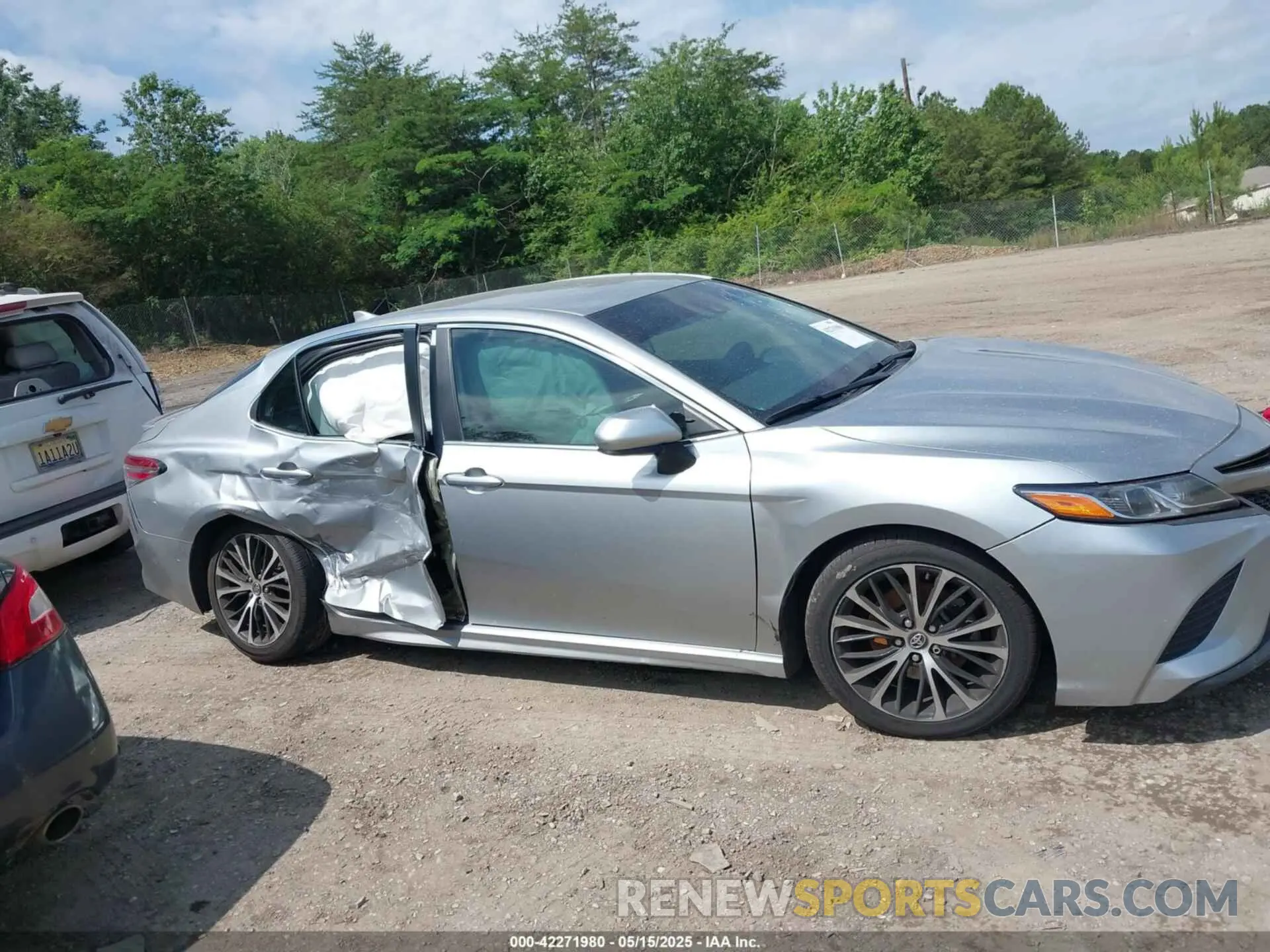 13 Photograph of a damaged car 4T1B11HK2KU853217 TOYOTA CAMRY 2019