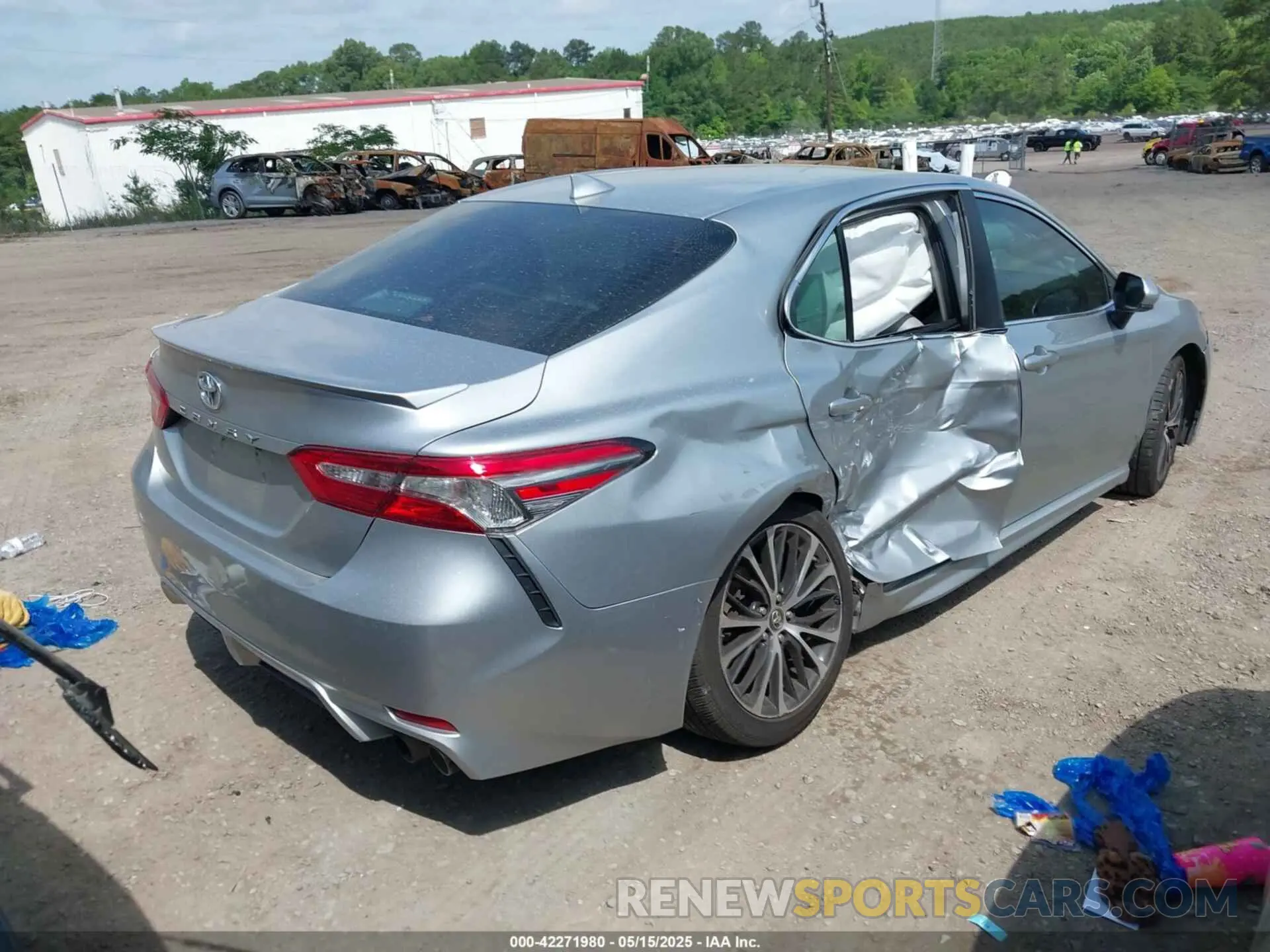 4 Photograph of a damaged car 4T1B11HK2KU853217 TOYOTA CAMRY 2019