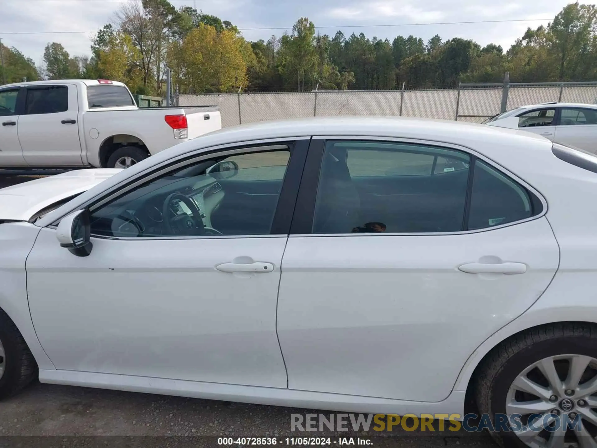 14 Photograph of a damaged car 4T1B11HK3KU160270 TOYOTA CAMRY 2019