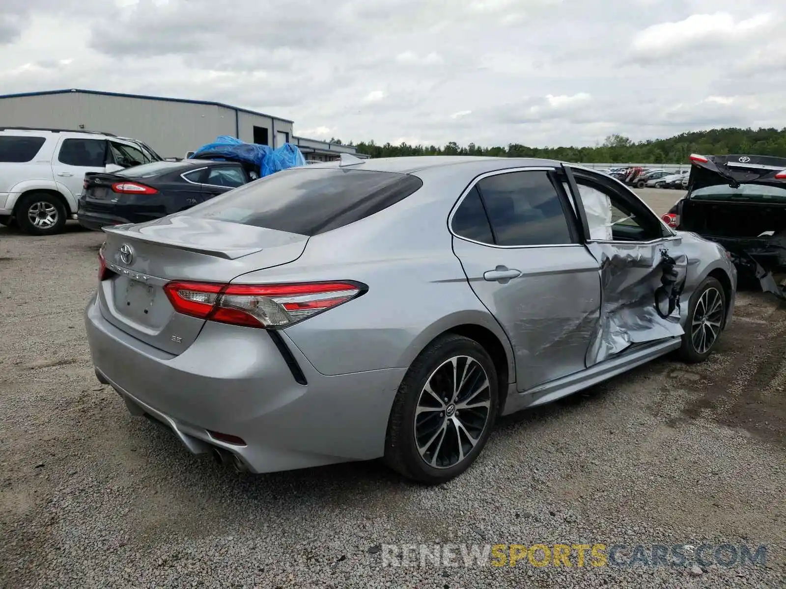 4 Photograph of a damaged car 4T1B11HK3KU161192 TOYOTA CAMRY 2019