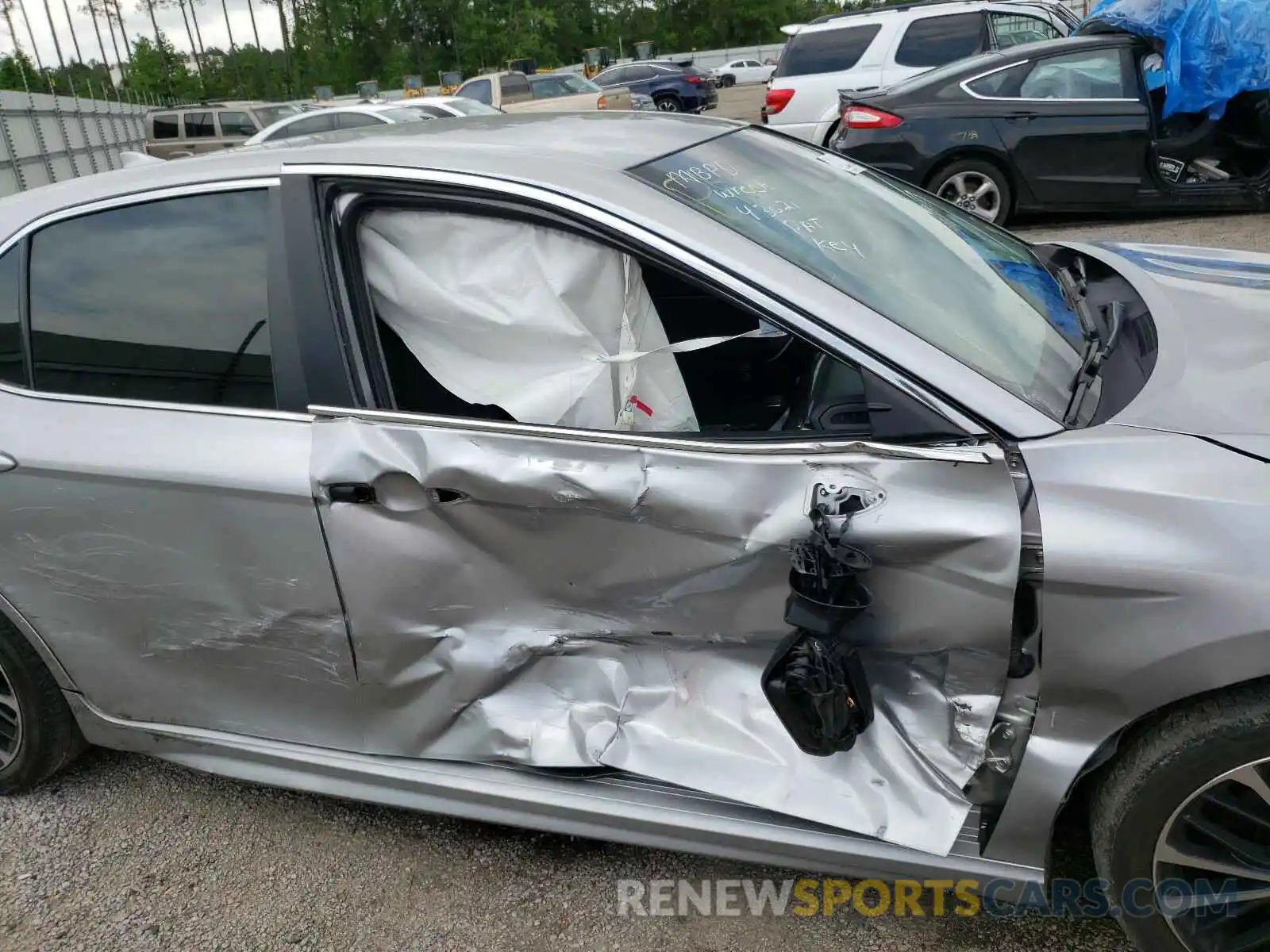 9 Photograph of a damaged car 4T1B11HK3KU161192 TOYOTA CAMRY 2019