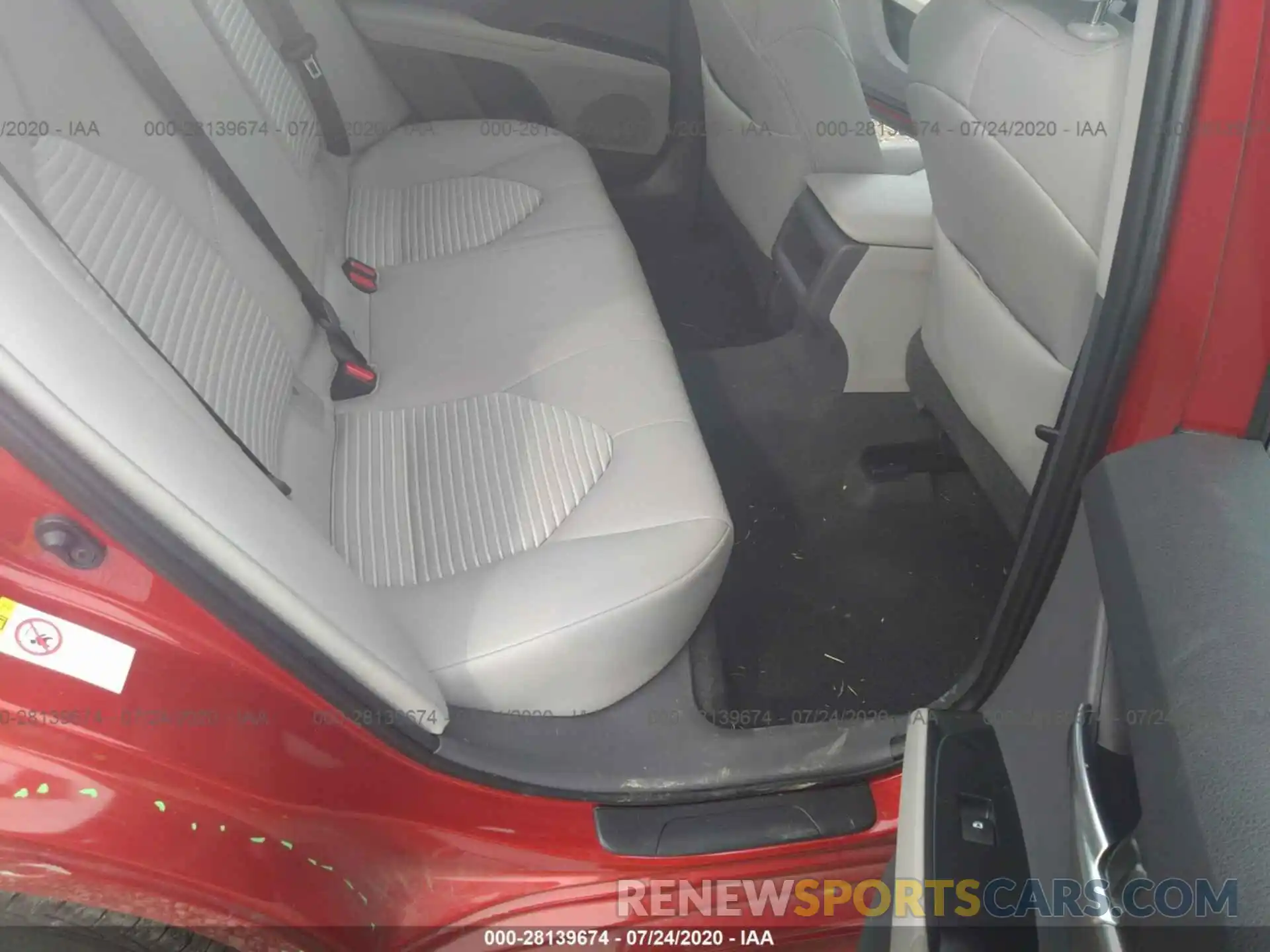 8 Photograph of a damaged car 4T1B11HK3KU165565 TOYOTA CAMRY 2019