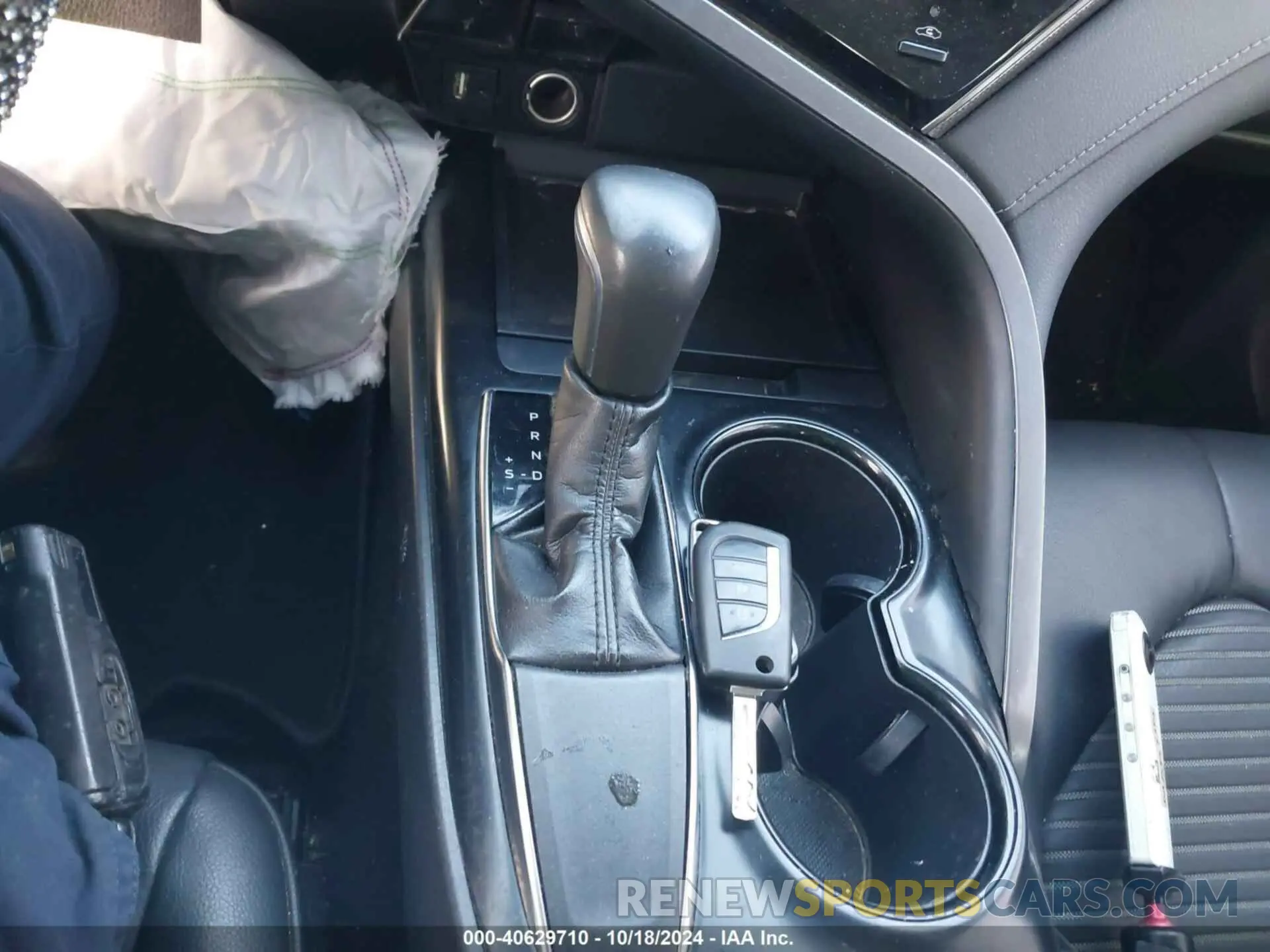 11 Photograph of a damaged car 4T1B11HK3KU166148 TOYOTA CAMRY 2019