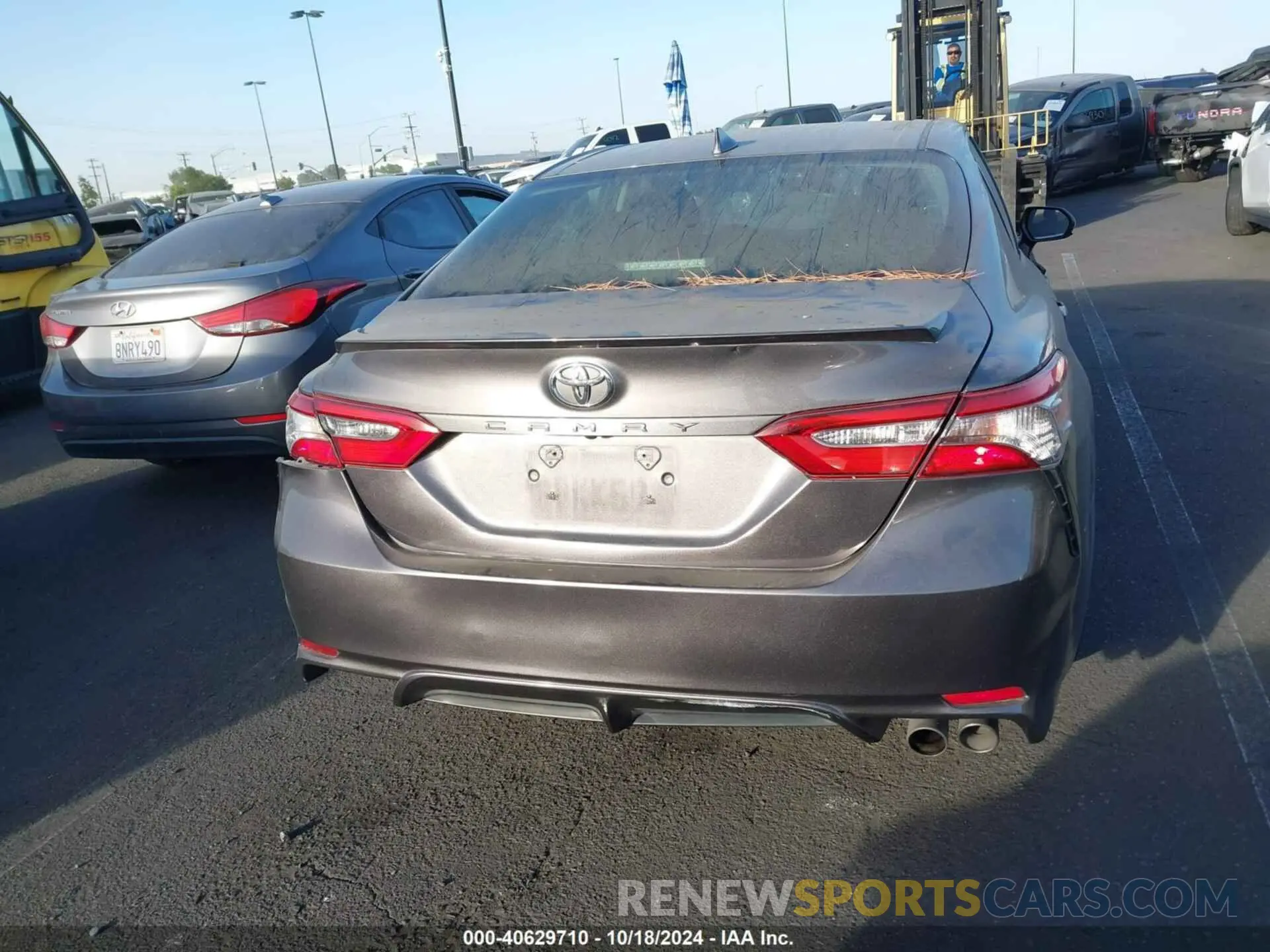 16 Photograph of a damaged car 4T1B11HK3KU166148 TOYOTA CAMRY 2019