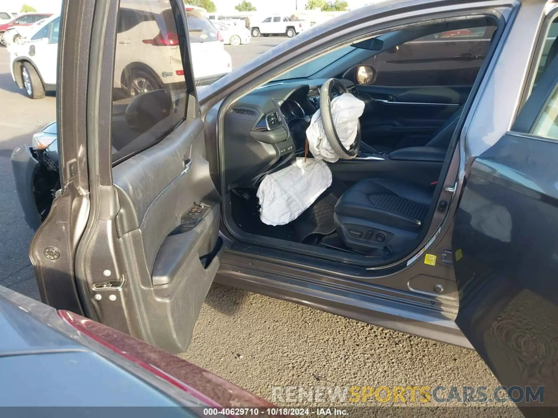 5 Photograph of a damaged car 4T1B11HK3KU166148 TOYOTA CAMRY 2019