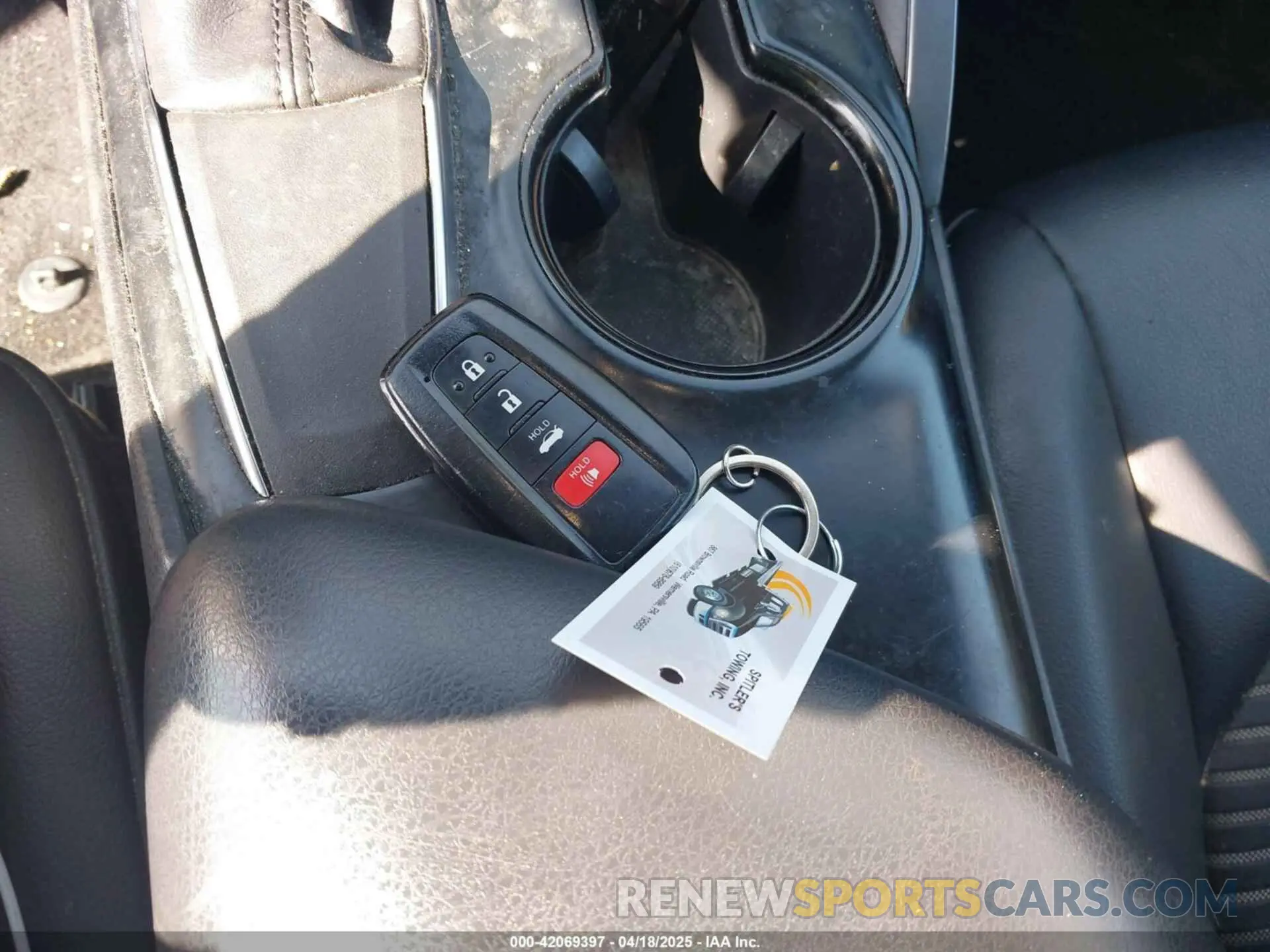11 Photograph of a damaged car 4T1B11HK3KU166599 TOYOTA CAMRY 2019