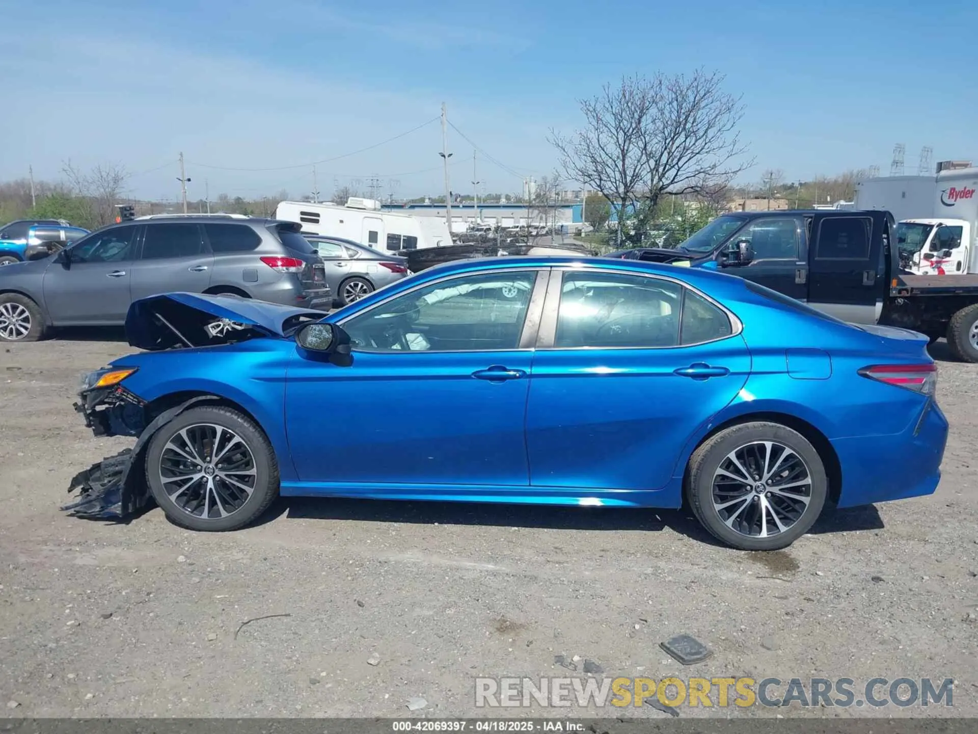 15 Photograph of a damaged car 4T1B11HK3KU166599 TOYOTA CAMRY 2019