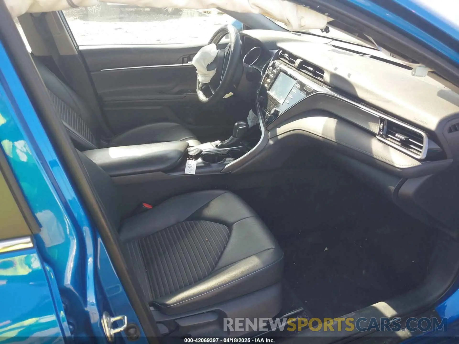 5 Photograph of a damaged car 4T1B11HK3KU166599 TOYOTA CAMRY 2019