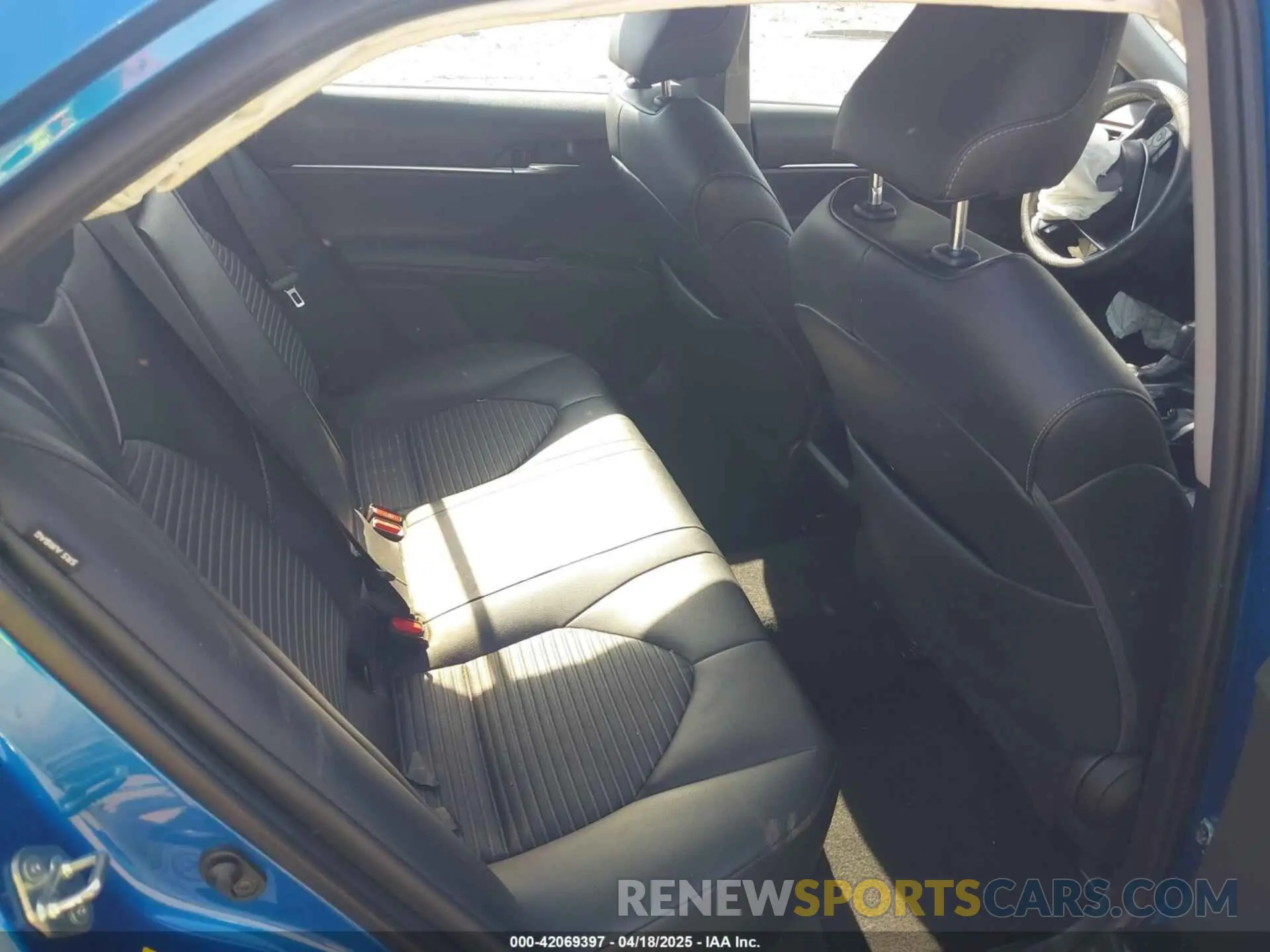 8 Photograph of a damaged car 4T1B11HK3KU166599 TOYOTA CAMRY 2019