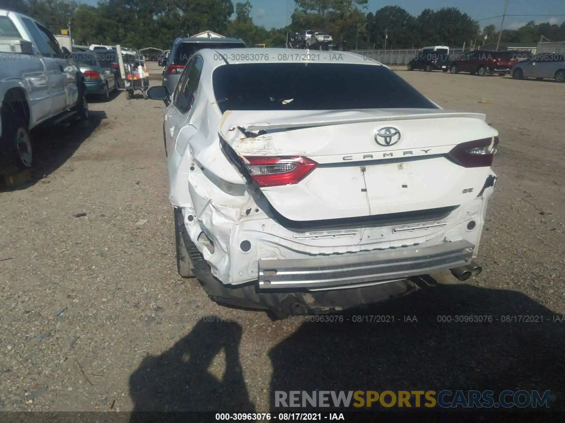 6 Photograph of a damaged car 4T1B11HK3KU170913 TOYOTA CAMRY 2019