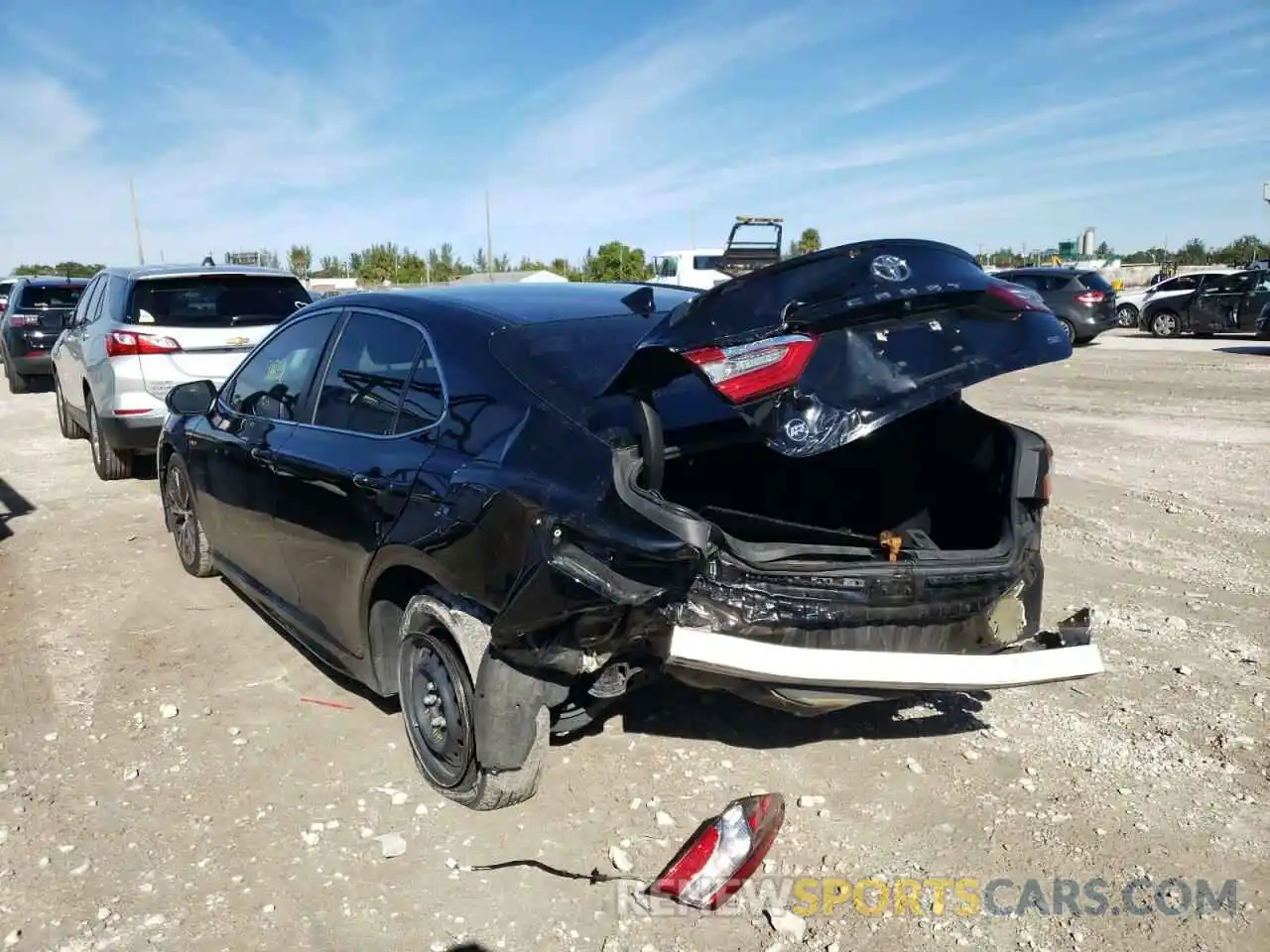 3 Photograph of a damaged car 4T1B11HK3KU170944 TOYOTA CAMRY 2019