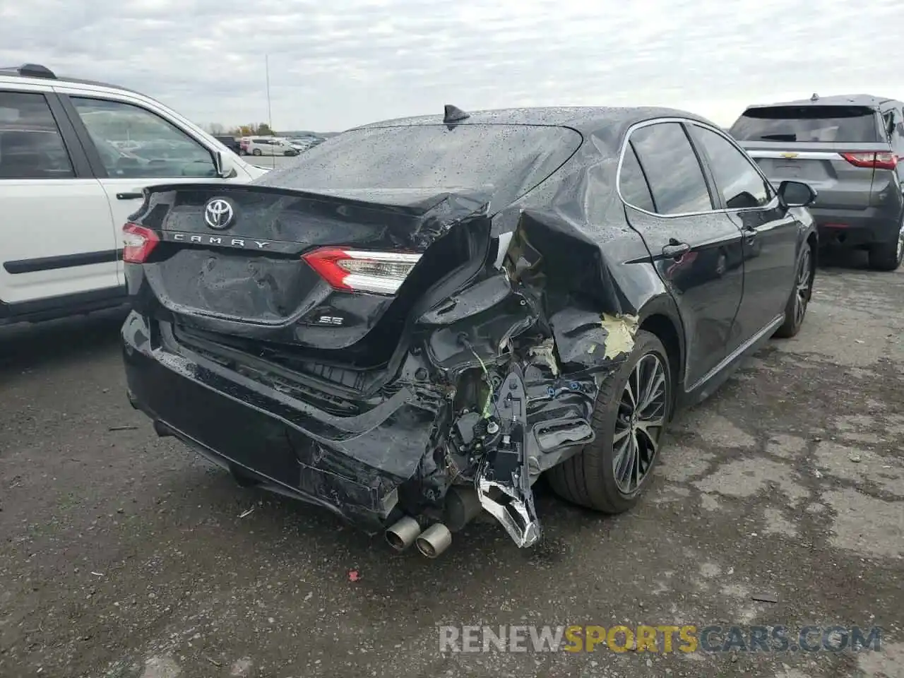 4 Photograph of a damaged car 4T1B11HK3KU172161 TOYOTA CAMRY 2019