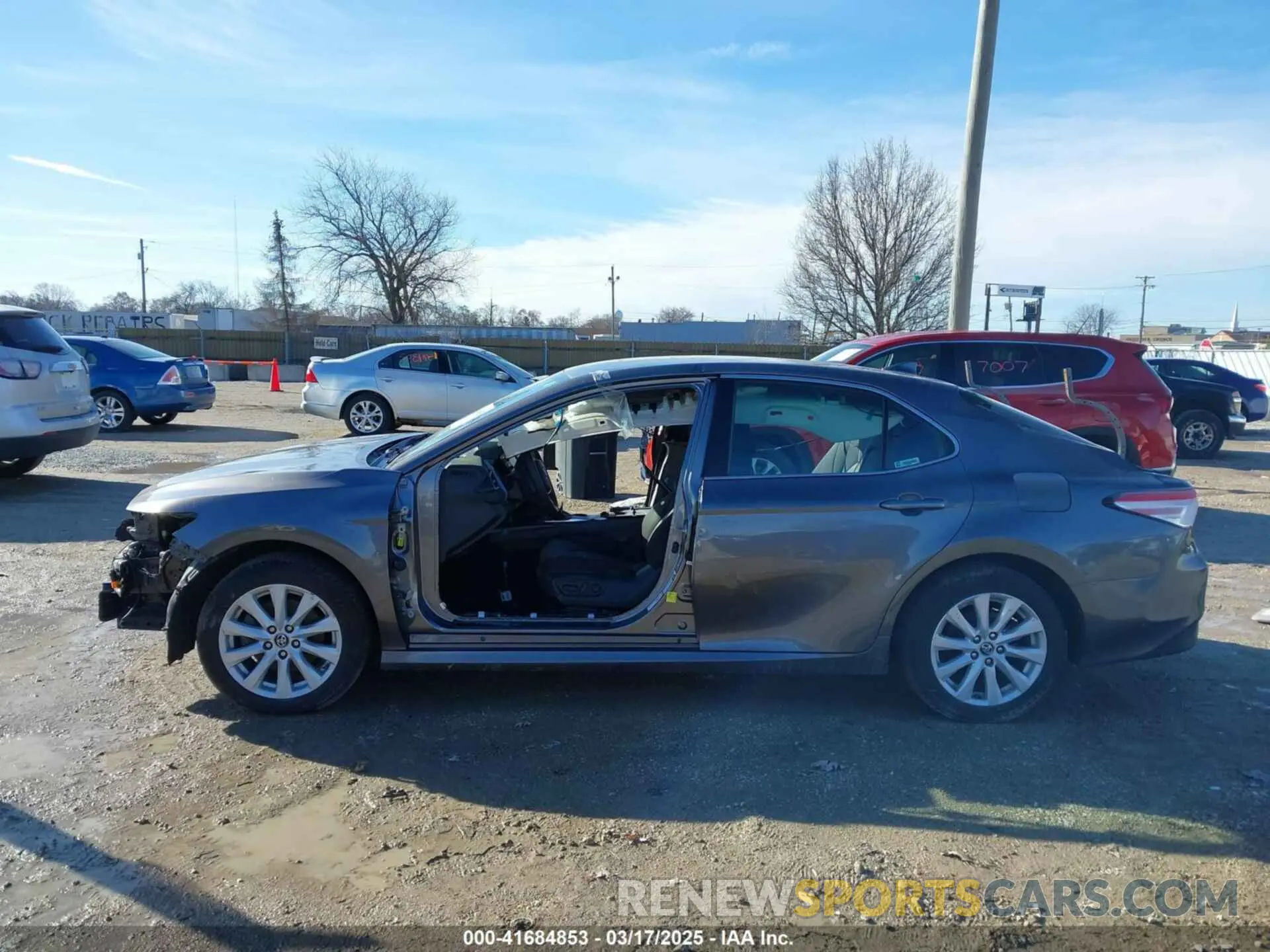 14 Photograph of a damaged car 4T1B11HK3KU172869 TOYOTA CAMRY 2019