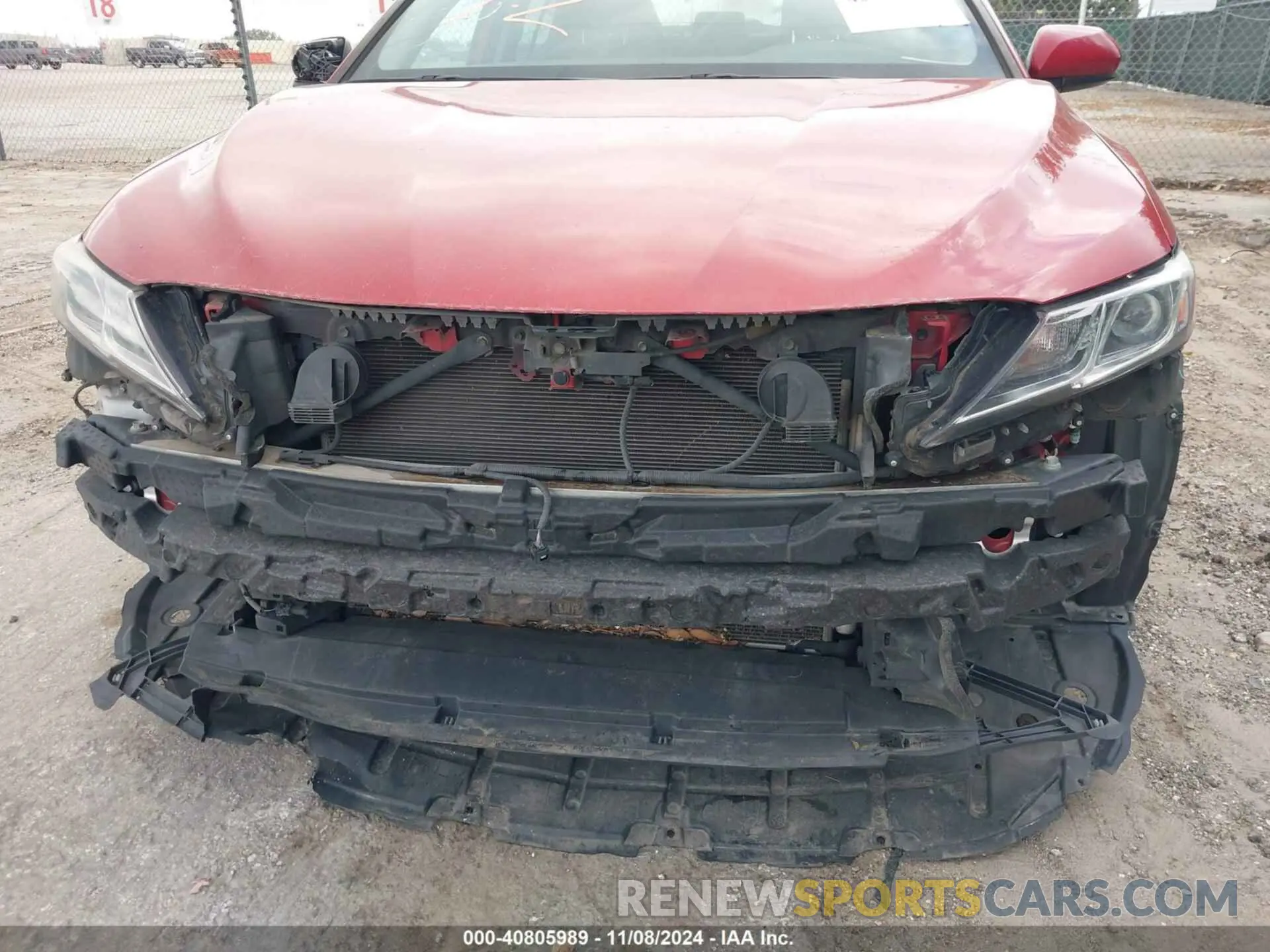 18 Photograph of a damaged car 4T1B11HK3KU181443 TOYOTA CAMRY 2019