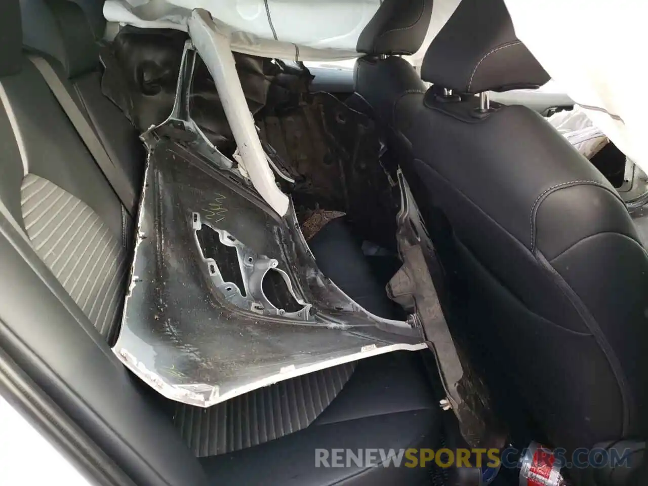 6 Photograph of a damaged car 4T1B11HK3KU185816 TOYOTA CAMRY 2019