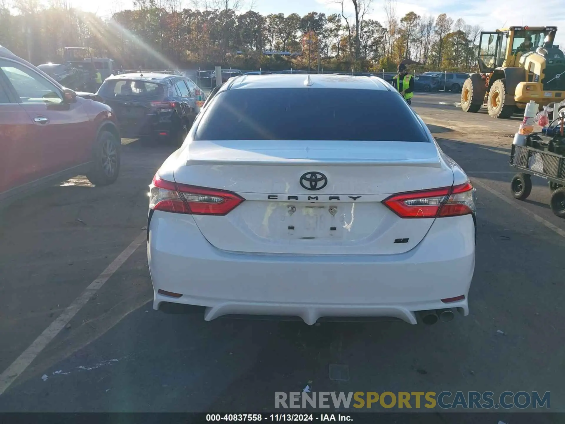 16 Photograph of a damaged car 4T1B11HK3KU189056 TOYOTA CAMRY 2019