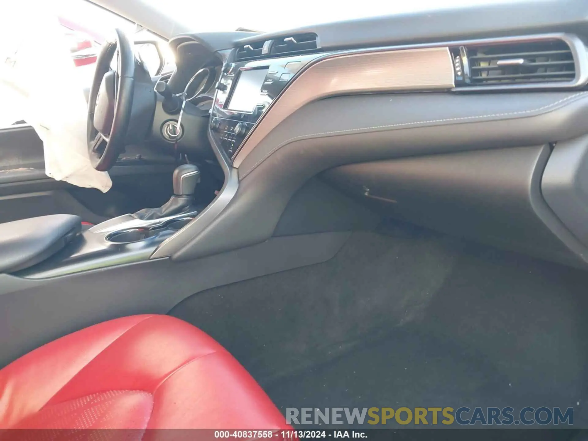 5 Photograph of a damaged car 4T1B11HK3KU189056 TOYOTA CAMRY 2019