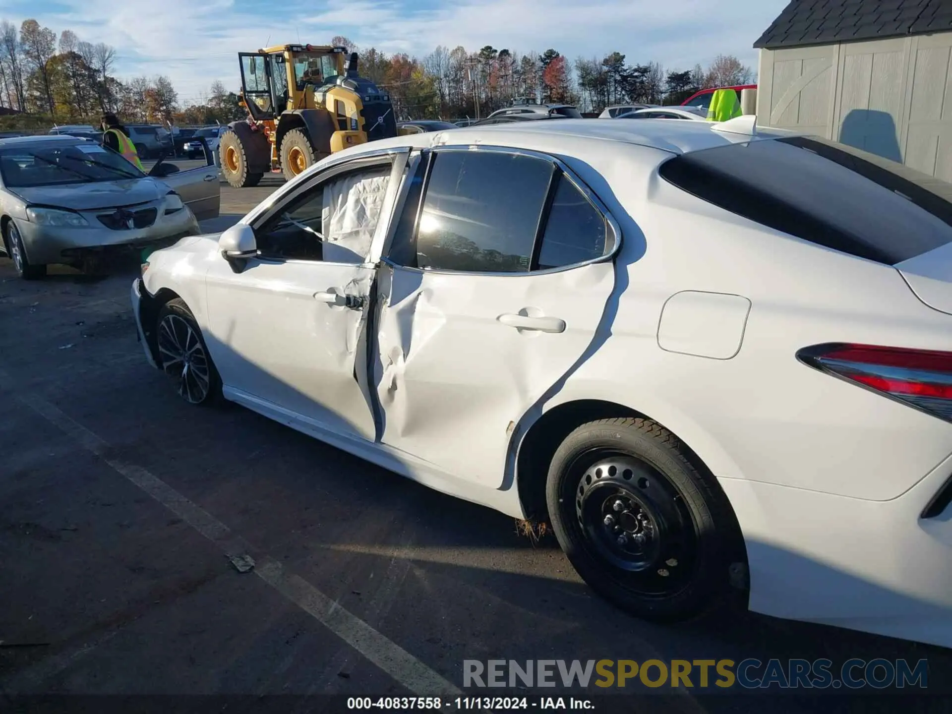 6 Photograph of a damaged car 4T1B11HK3KU189056 TOYOTA CAMRY 2019