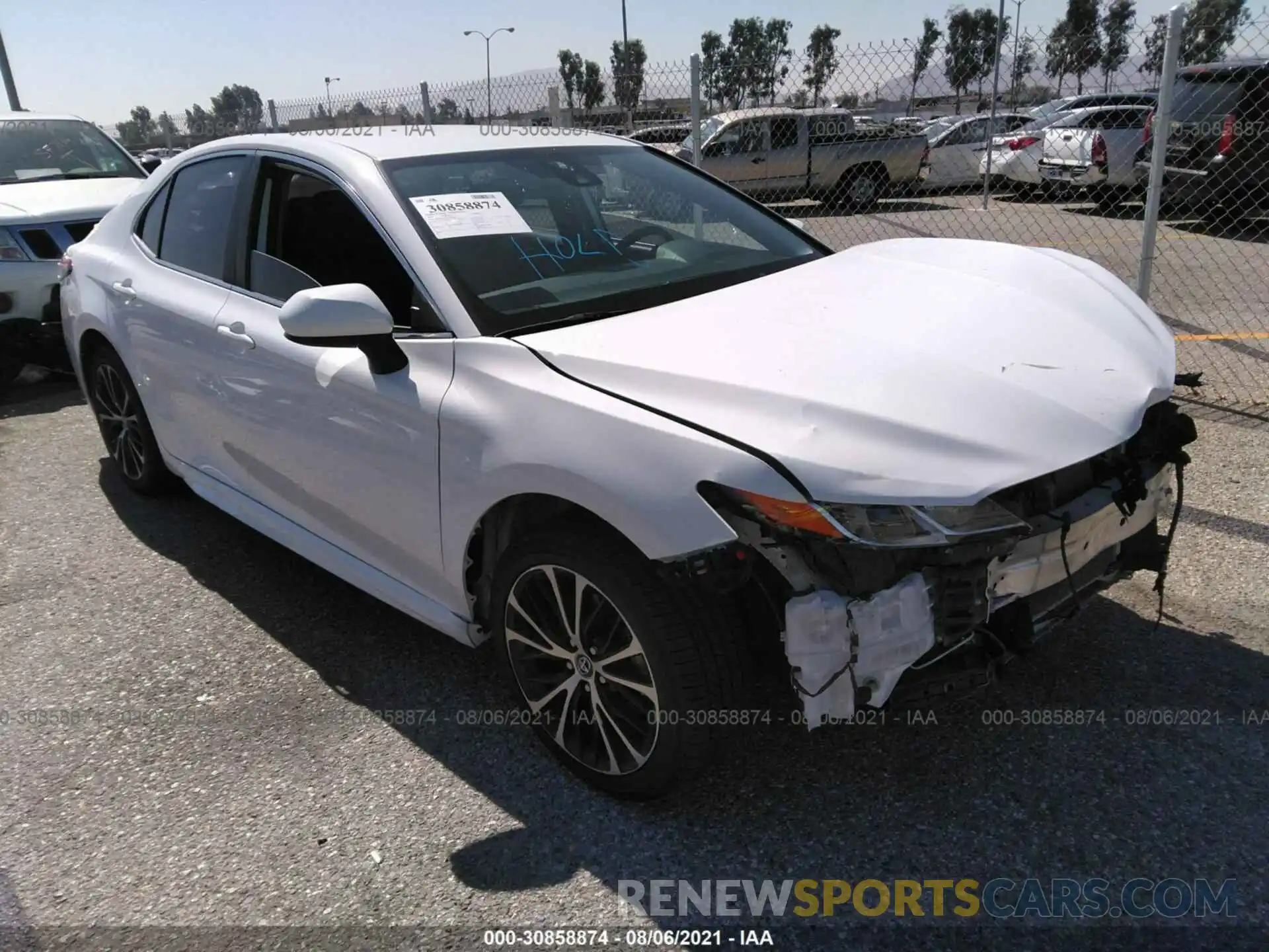 1 Photograph of a damaged car 4T1B11HK3KU192426 TOYOTA CAMRY 2019