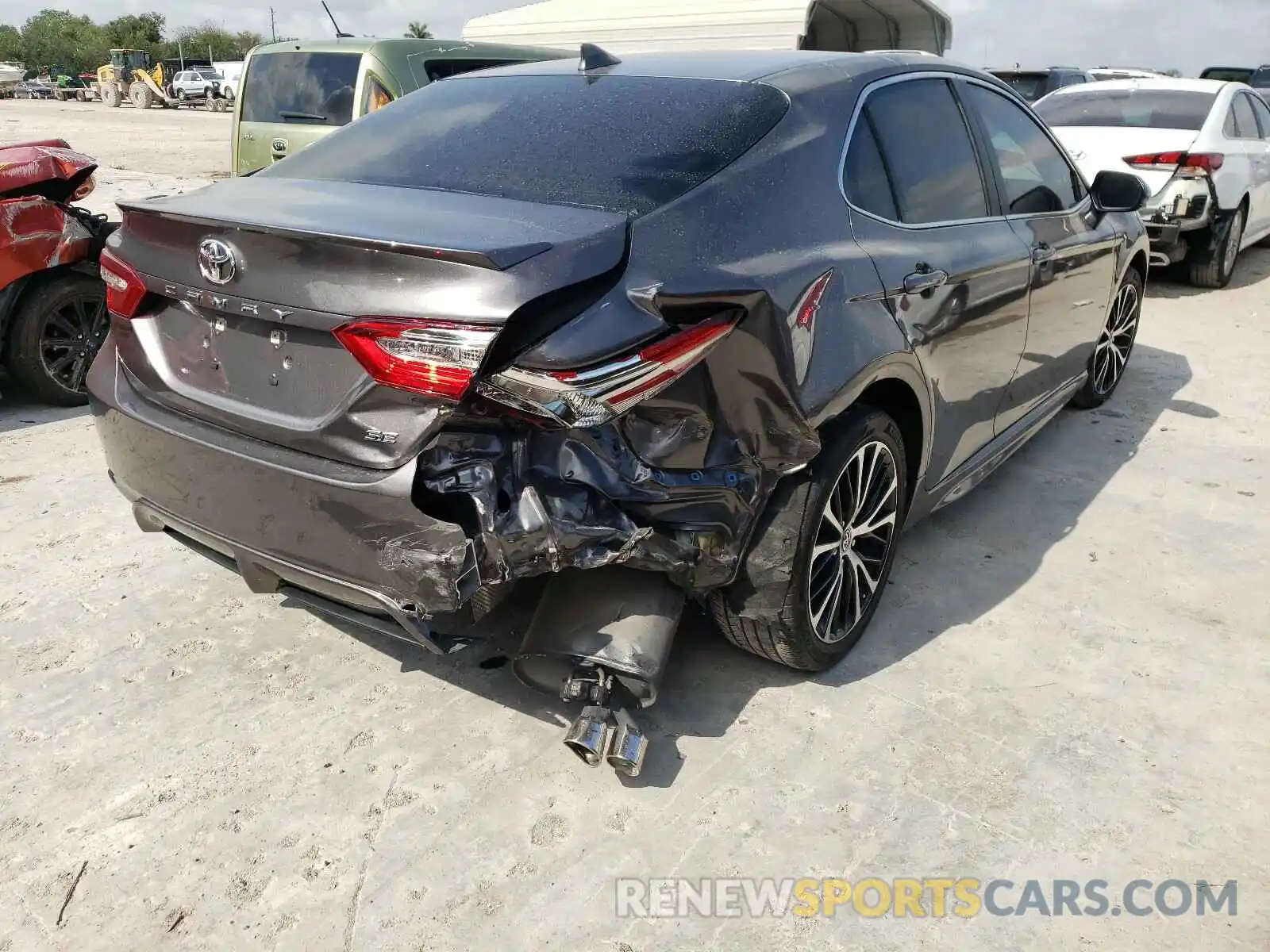 4 Photograph of a damaged car 4T1B11HK3KU193799 TOYOTA CAMRY 2019