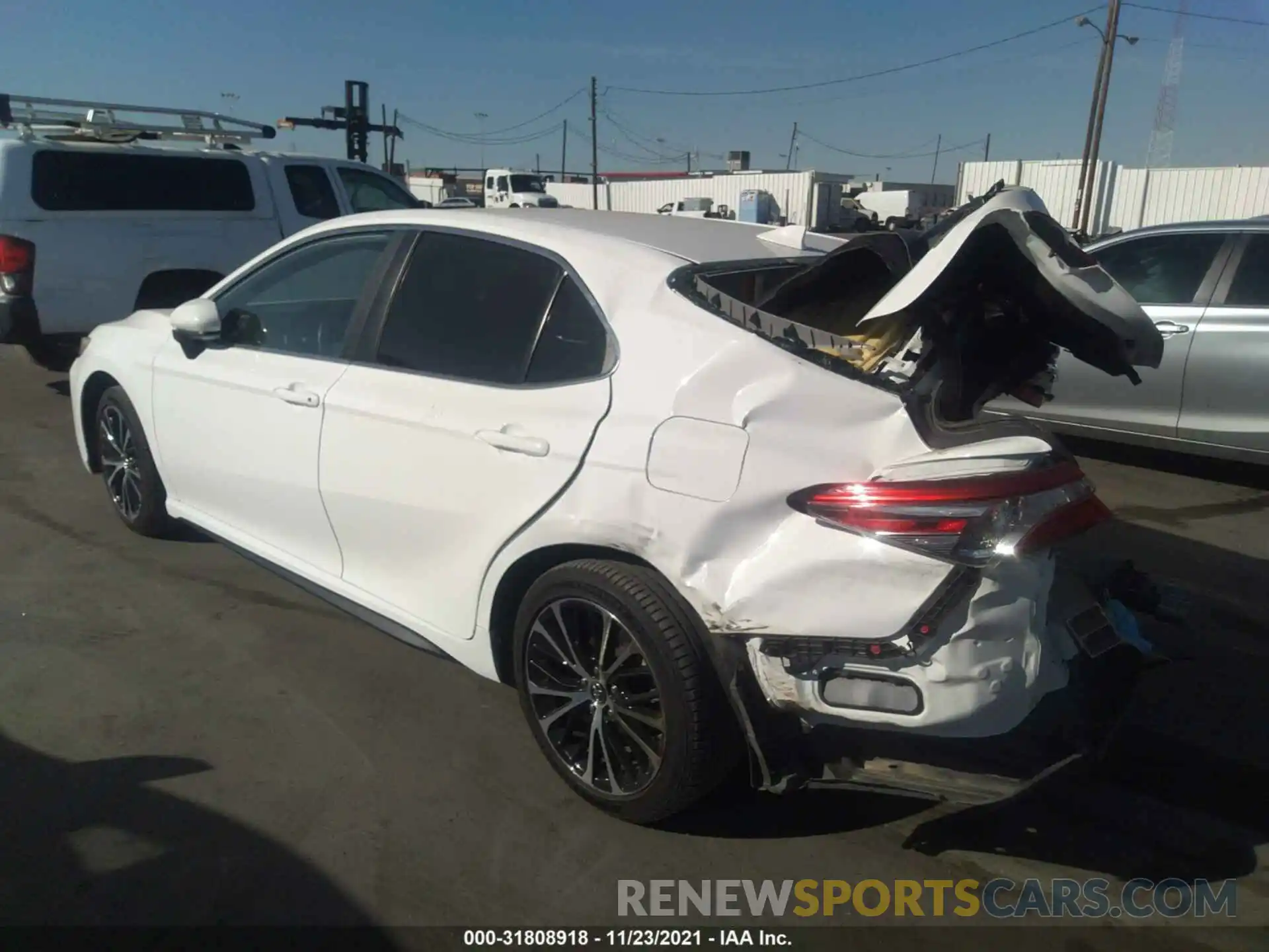 3 Photograph of a damaged car 4T1B11HK3KU195519 TOYOTA CAMRY 2019