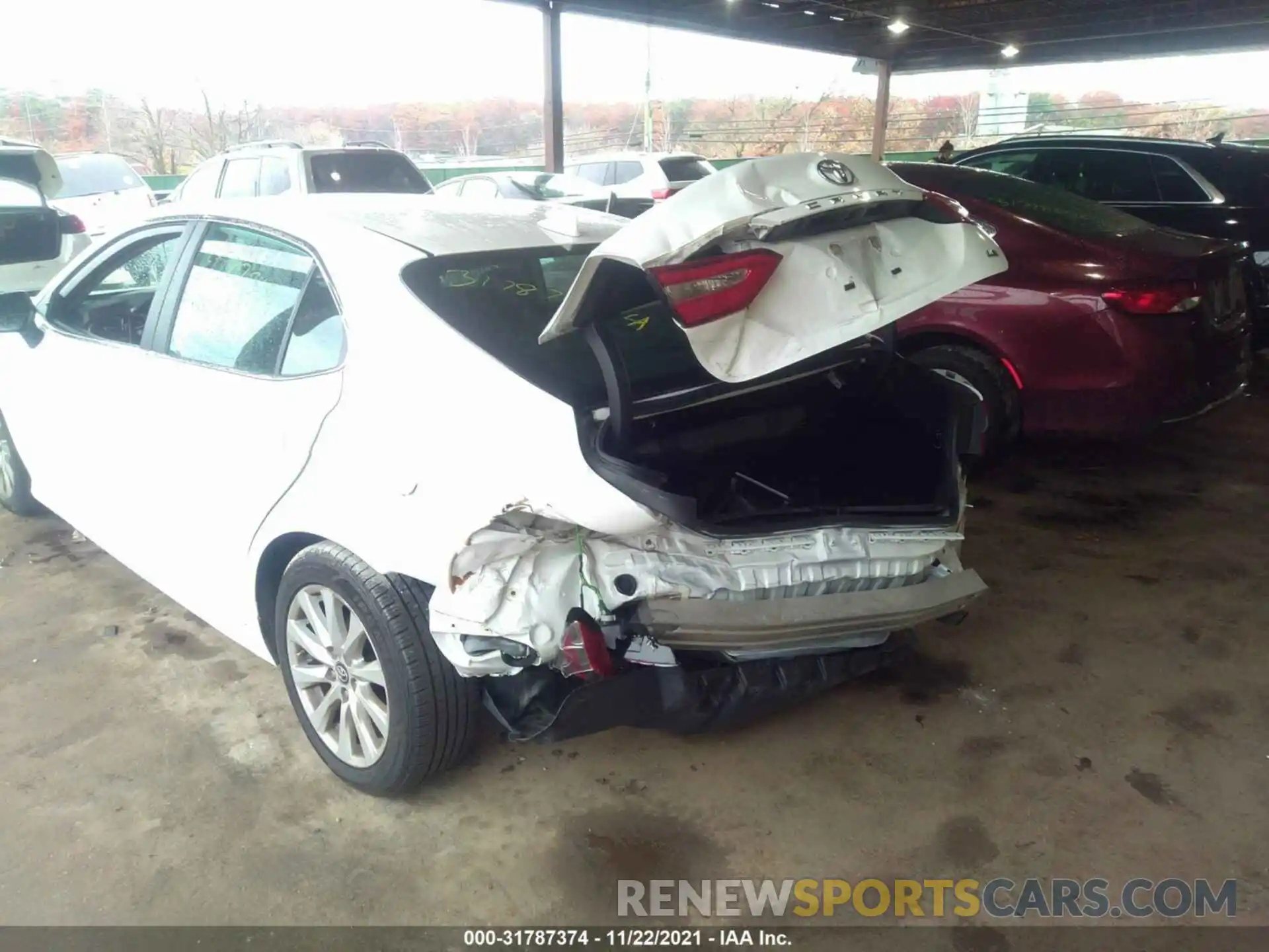 6 Photograph of a damaged car 4T1B11HK3KU196363 TOYOTA CAMRY 2019