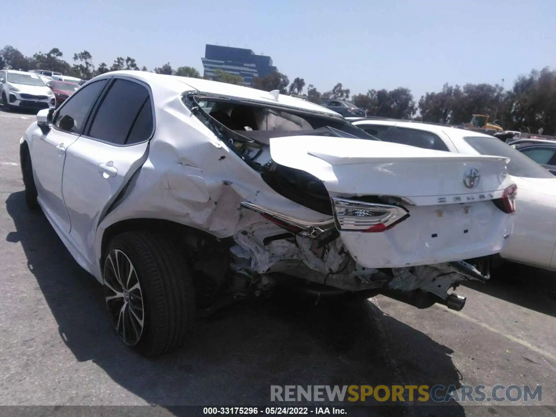 3 Photograph of a damaged car 4T1B11HK3KU201805 TOYOTA CAMRY 2019