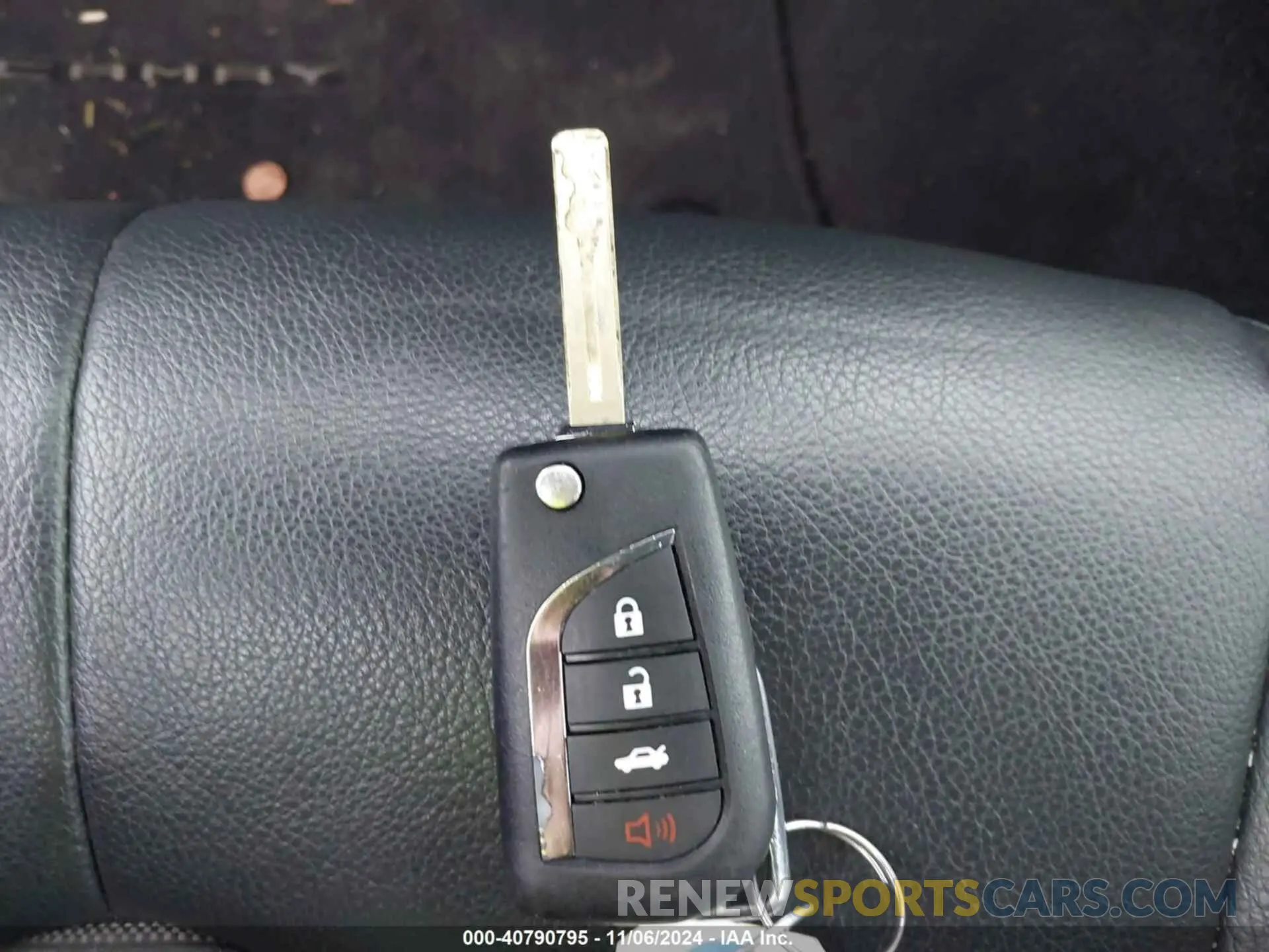 11 Photograph of a damaged car 4T1B11HK3KU202310 TOYOTA CAMRY 2019
