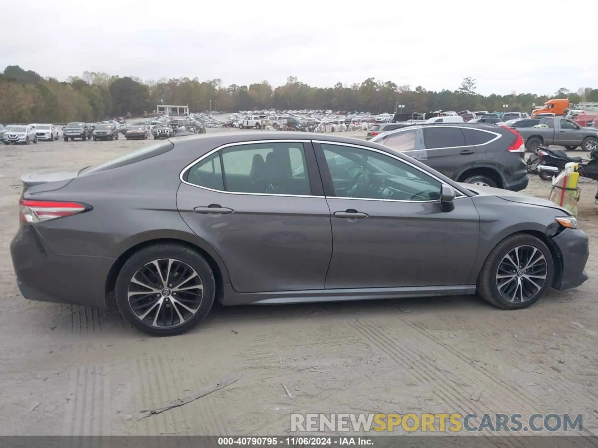 13 Photograph of a damaged car 4T1B11HK3KU202310 TOYOTA CAMRY 2019