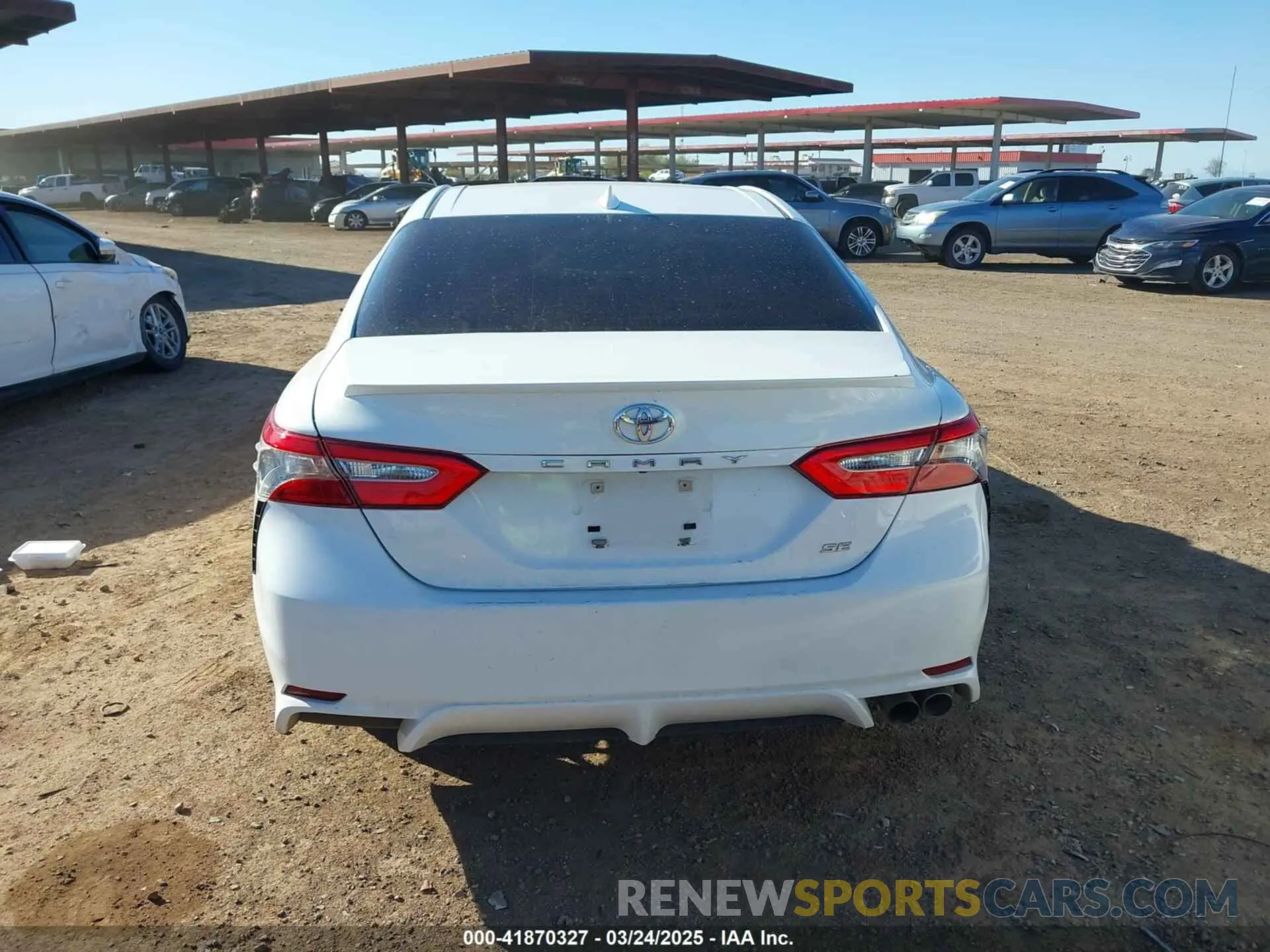 16 Photograph of a damaged car 4T1B11HK3KU207197 TOYOTA CAMRY 2019