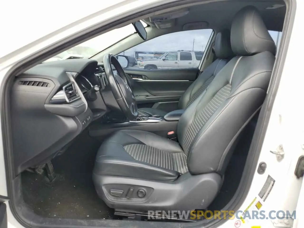7 Photograph of a damaged car 4T1B11HK3KU208205 TOYOTA CAMRY 2019