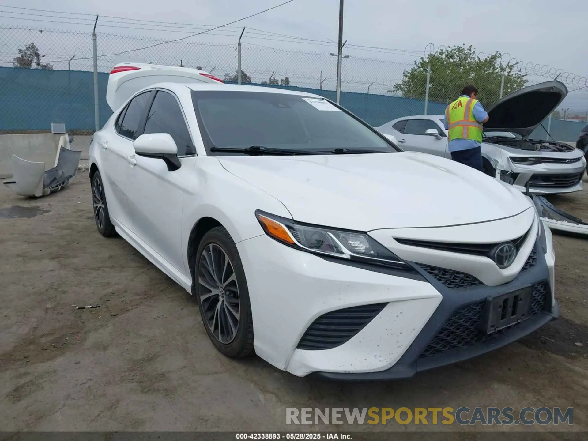 1 Photograph of a damaged car 4T1B11HK3KU211105 TOYOTA CAMRY 2019