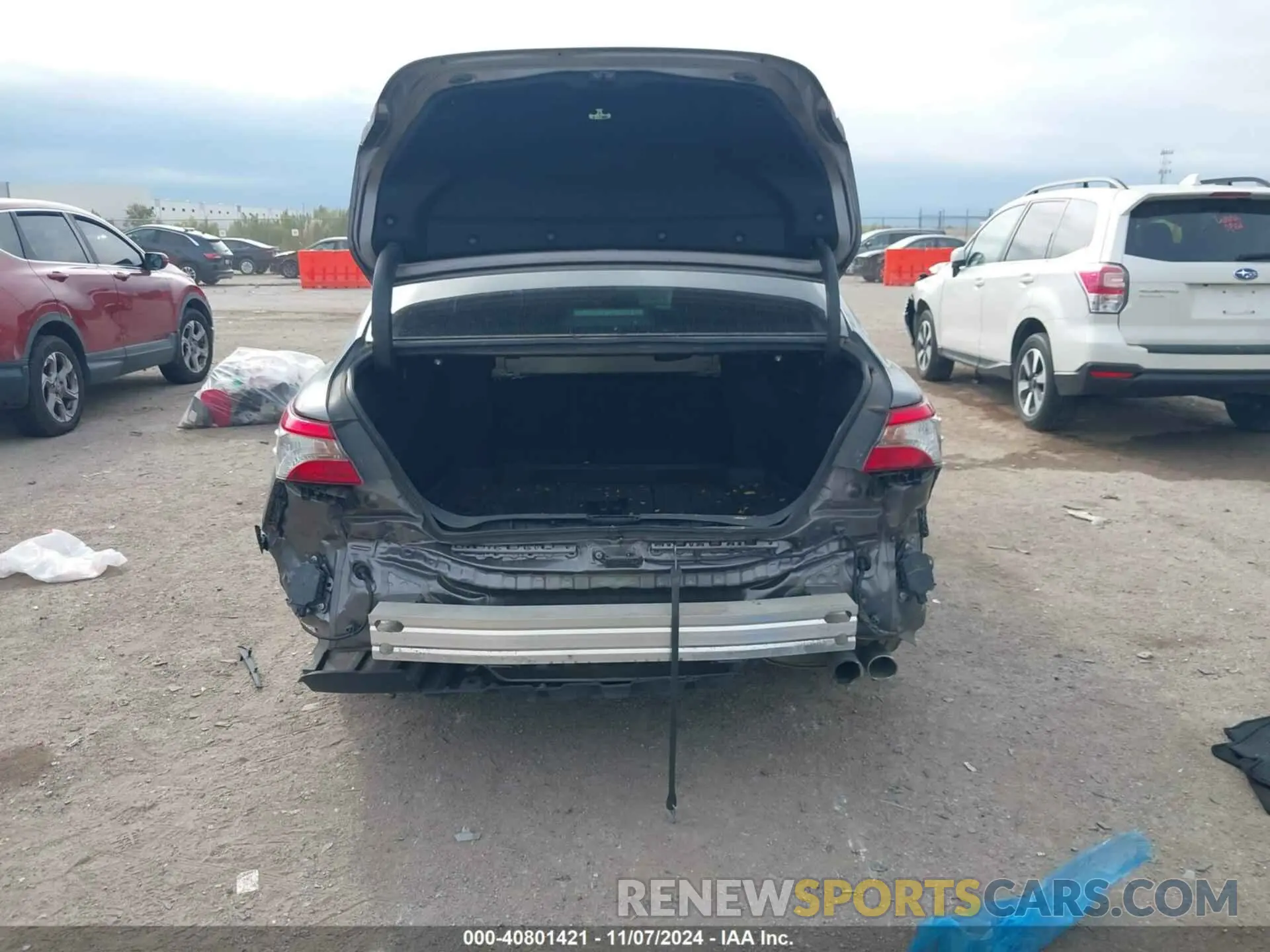 17 Photograph of a damaged car 4T1B11HK3KU216465 TOYOTA CAMRY 2019
