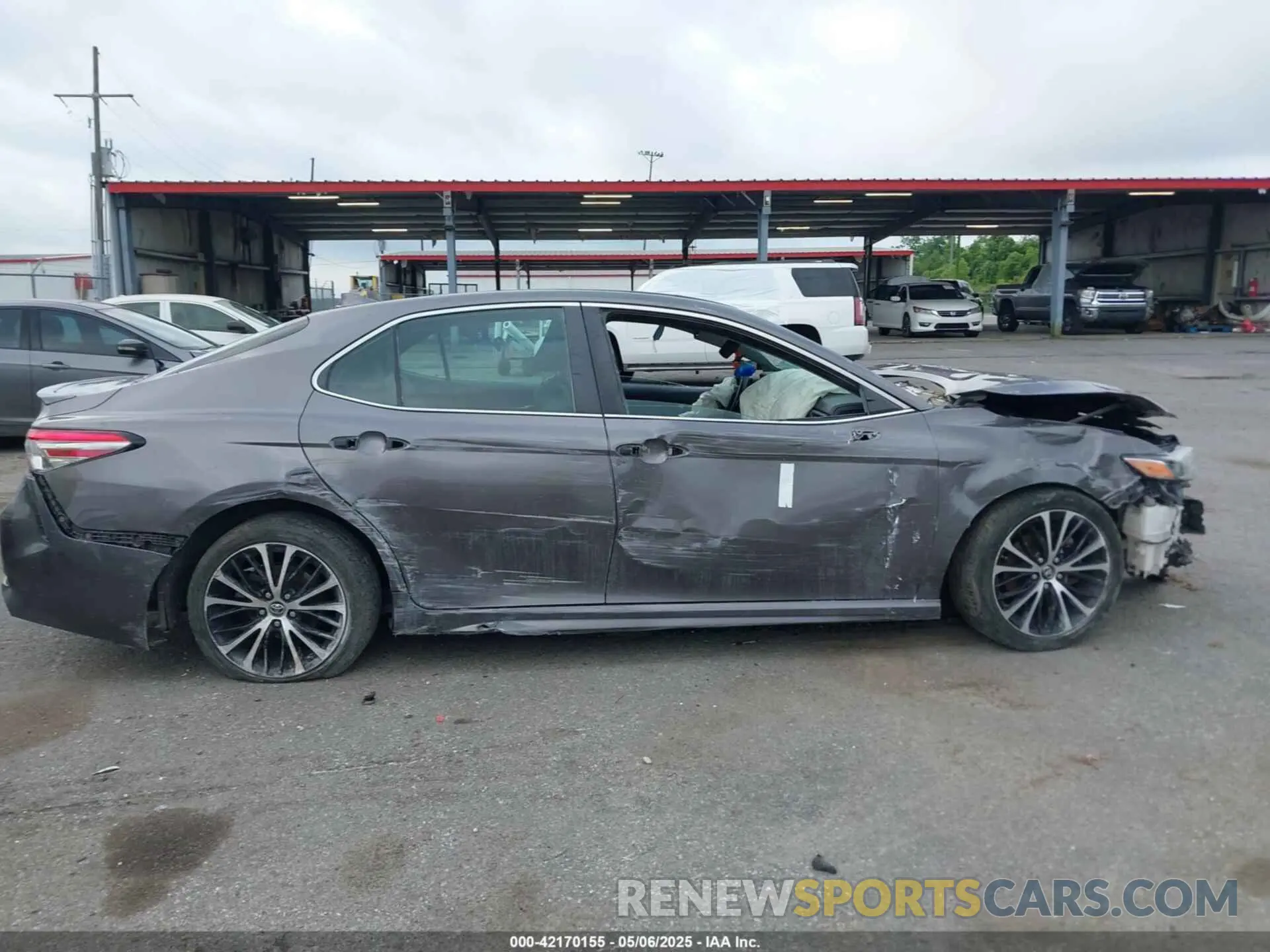 13 Photograph of a damaged car 4T1B11HK3KU218474 TOYOTA CAMRY 2019