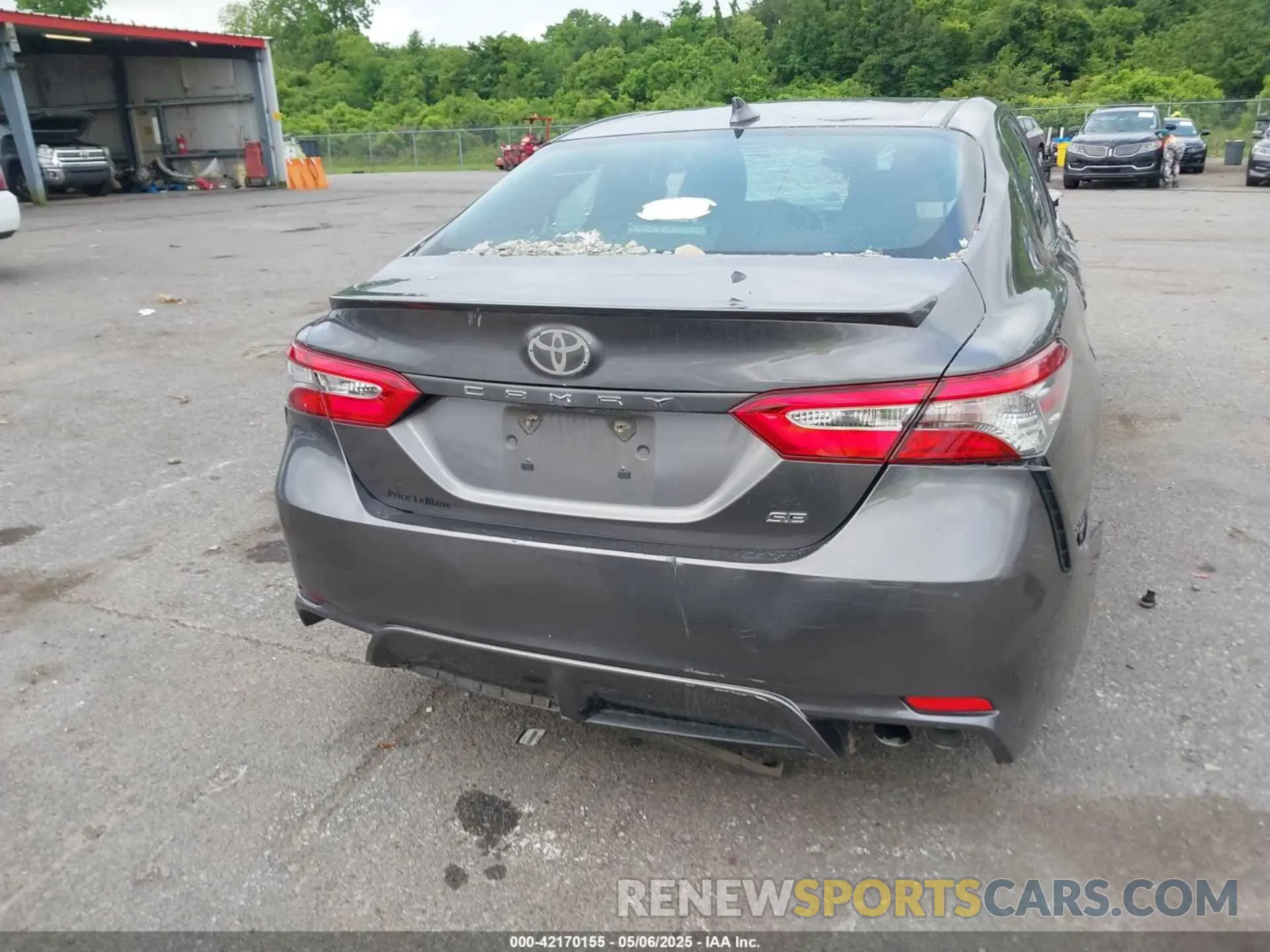 16 Photograph of a damaged car 4T1B11HK3KU218474 TOYOTA CAMRY 2019