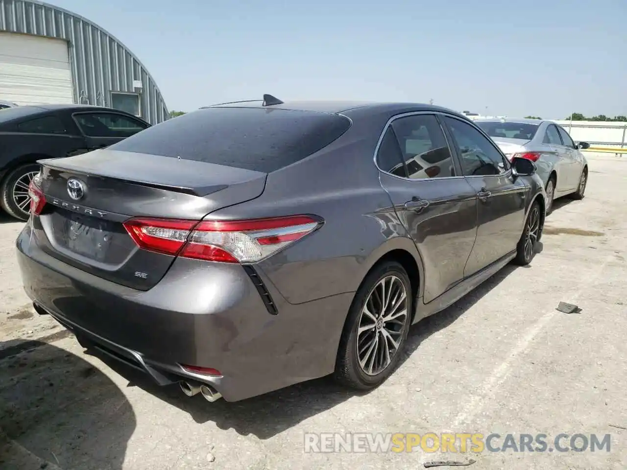 4 Photograph of a damaged car 4T1B11HK3KU222024 TOYOTA CAMRY 2019