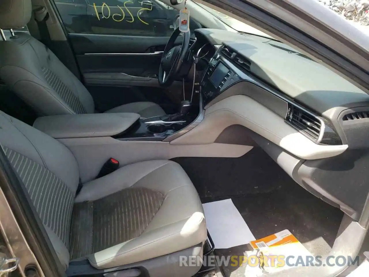 5 Photograph of a damaged car 4T1B11HK3KU222024 TOYOTA CAMRY 2019