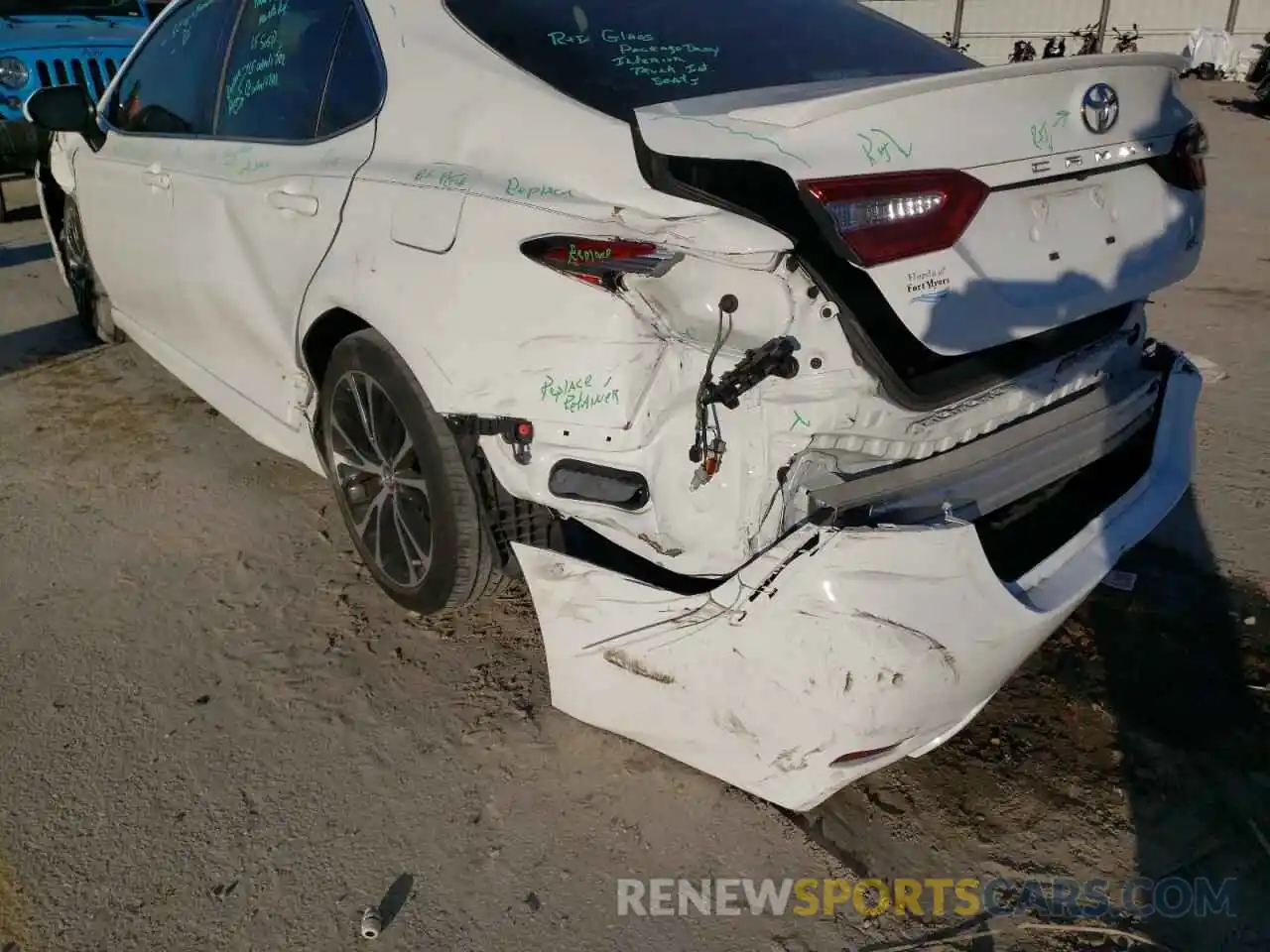 9 Photograph of a damaged car 4T1B11HK3KU224971 TOYOTA CAMRY 2019