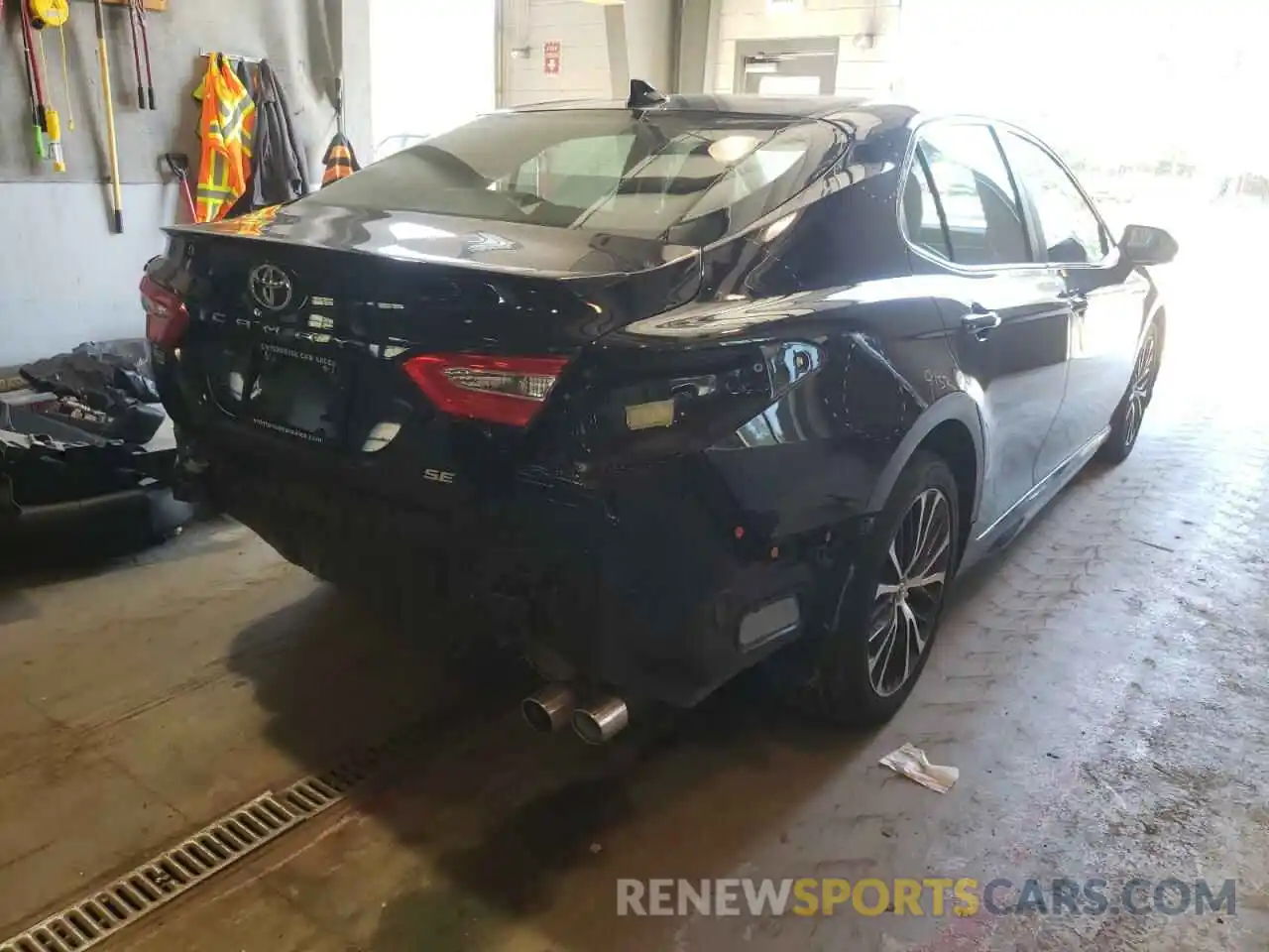 4 Photograph of a damaged car 4T1B11HK3KU229975 TOYOTA CAMRY 2019