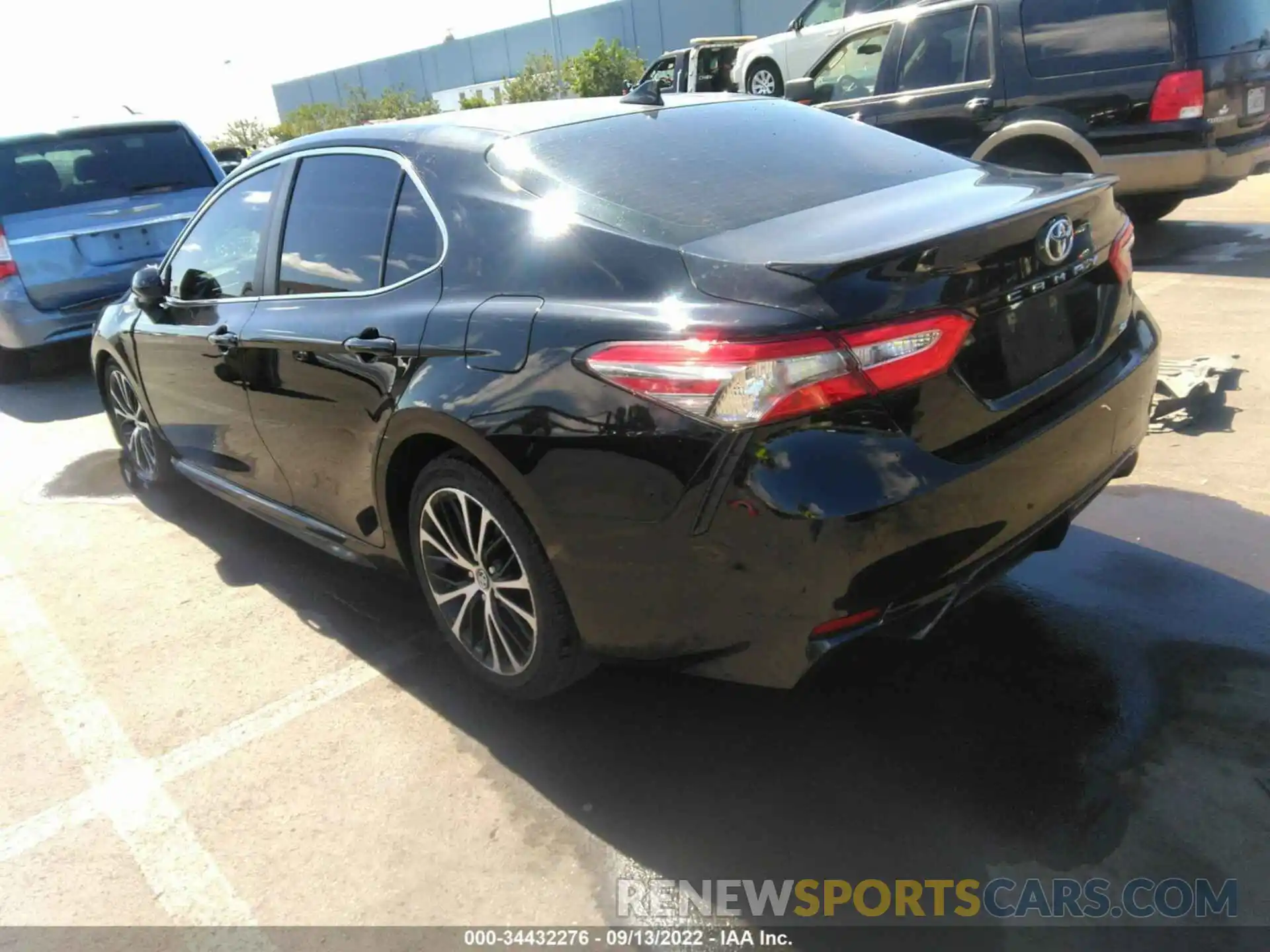 3 Photograph of a damaged car 4T1B11HK3KU230379 TOYOTA CAMRY 2019