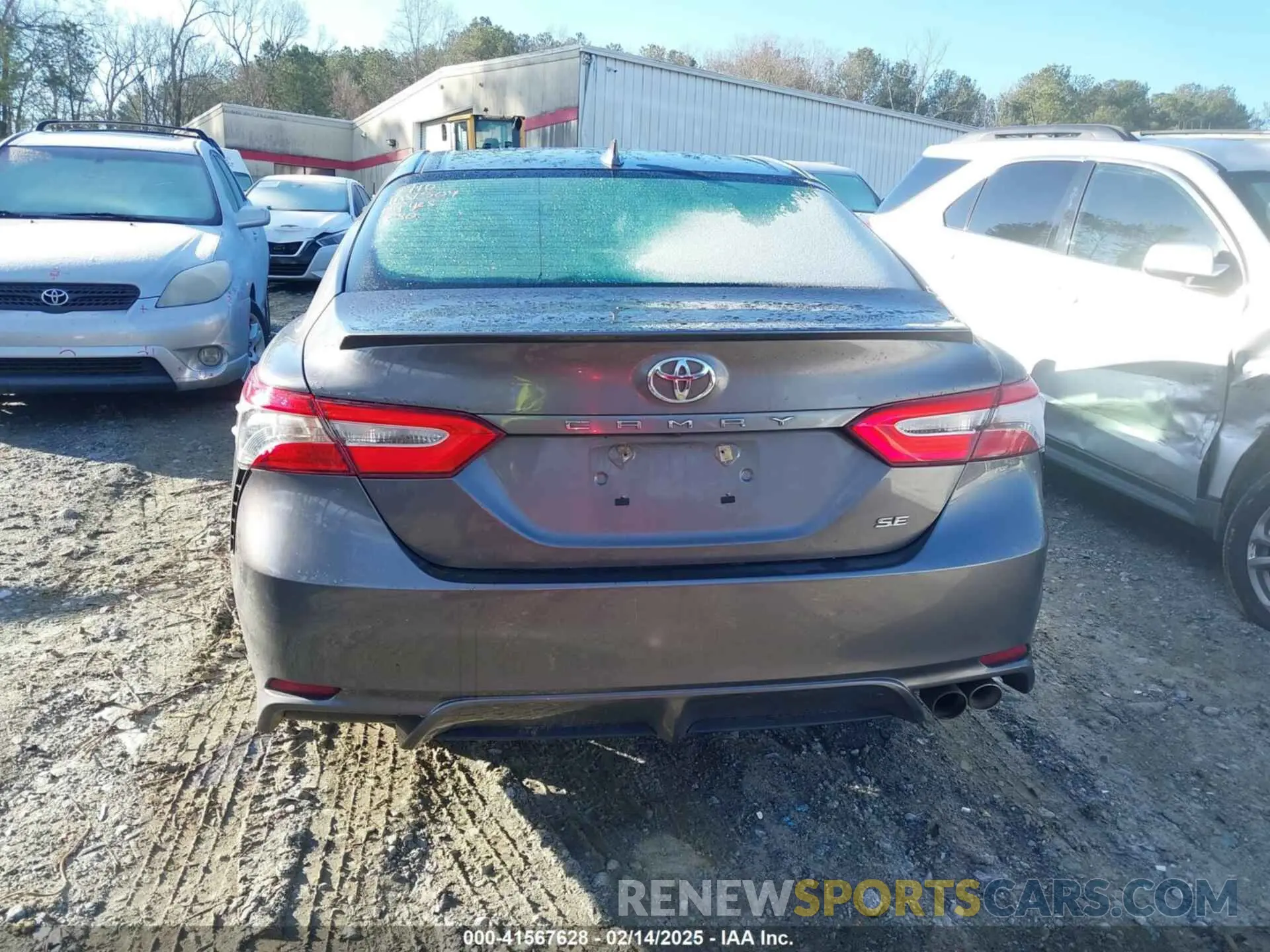 16 Photograph of a damaged car 4T1B11HK3KU231662 TOYOTA CAMRY 2019