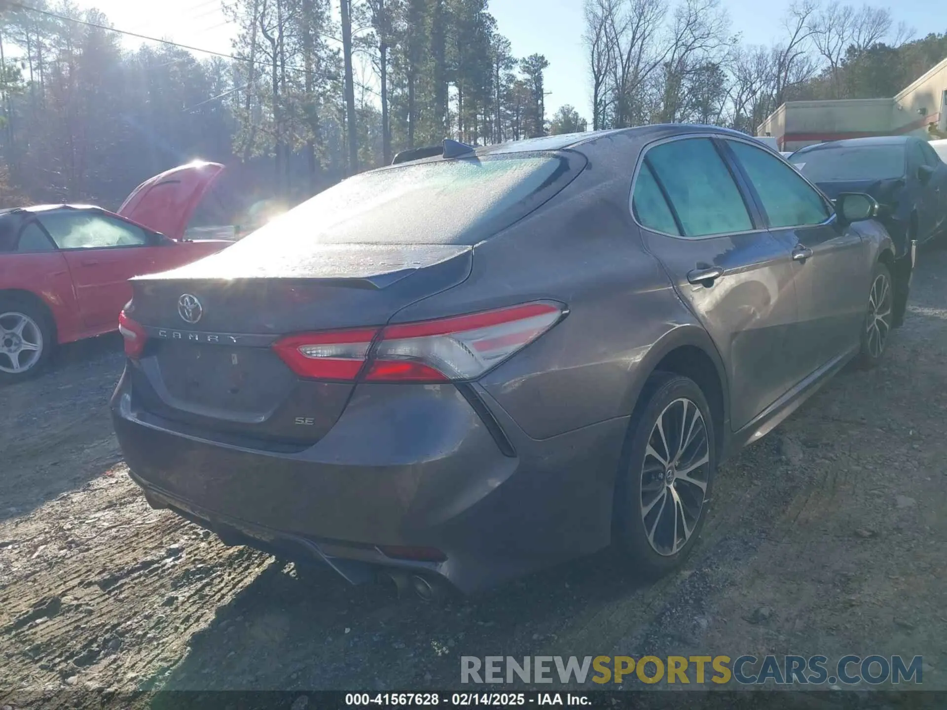 4 Photograph of a damaged car 4T1B11HK3KU231662 TOYOTA CAMRY 2019