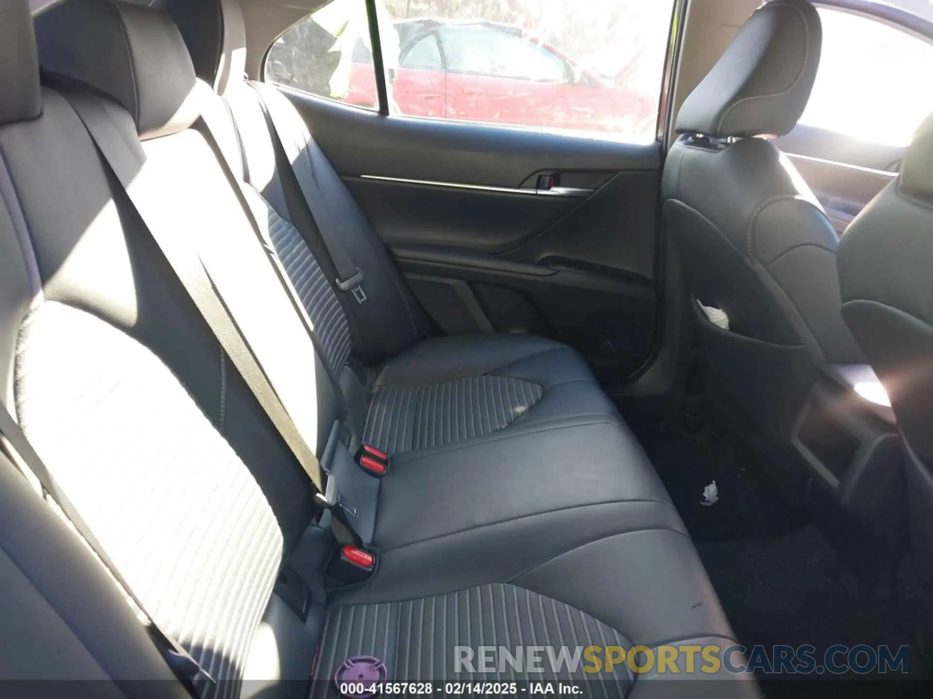 8 Photograph of a damaged car 4T1B11HK3KU231662 TOYOTA CAMRY 2019