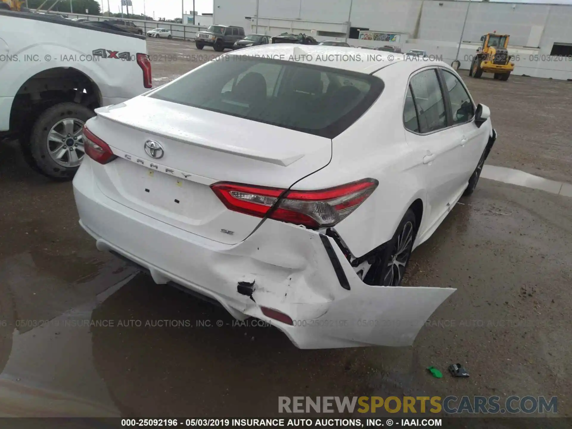 4 Photograph of a damaged car 4T1B11HK3KU234318 TOYOTA CAMRY 2019