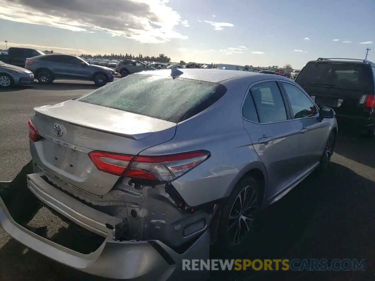 4 Photograph of a damaged car 4T1B11HK3KU241494 TOYOTA CAMRY 2019